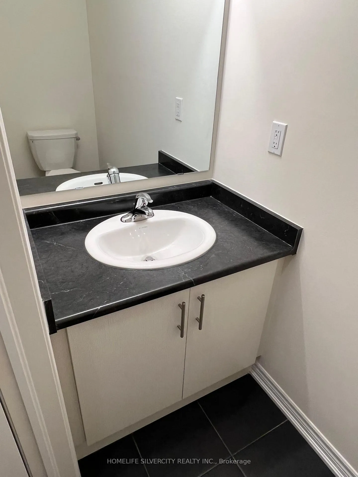 Photo 14 of 154 Sonoma Lane, Hamilton, Stoney Creek — HOMEH