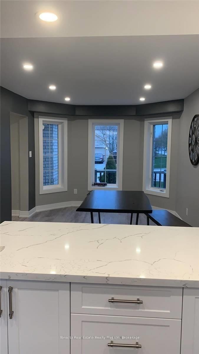 Photo 3 of 1121 Kensington Street, Innisfil, Alcona — HOMEH
