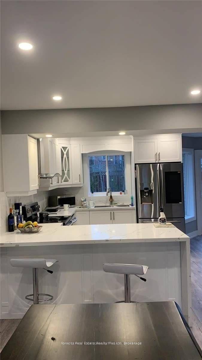 Photo 4 of 1121 Kensington Street, Innisfil, Alcona — HOMEH