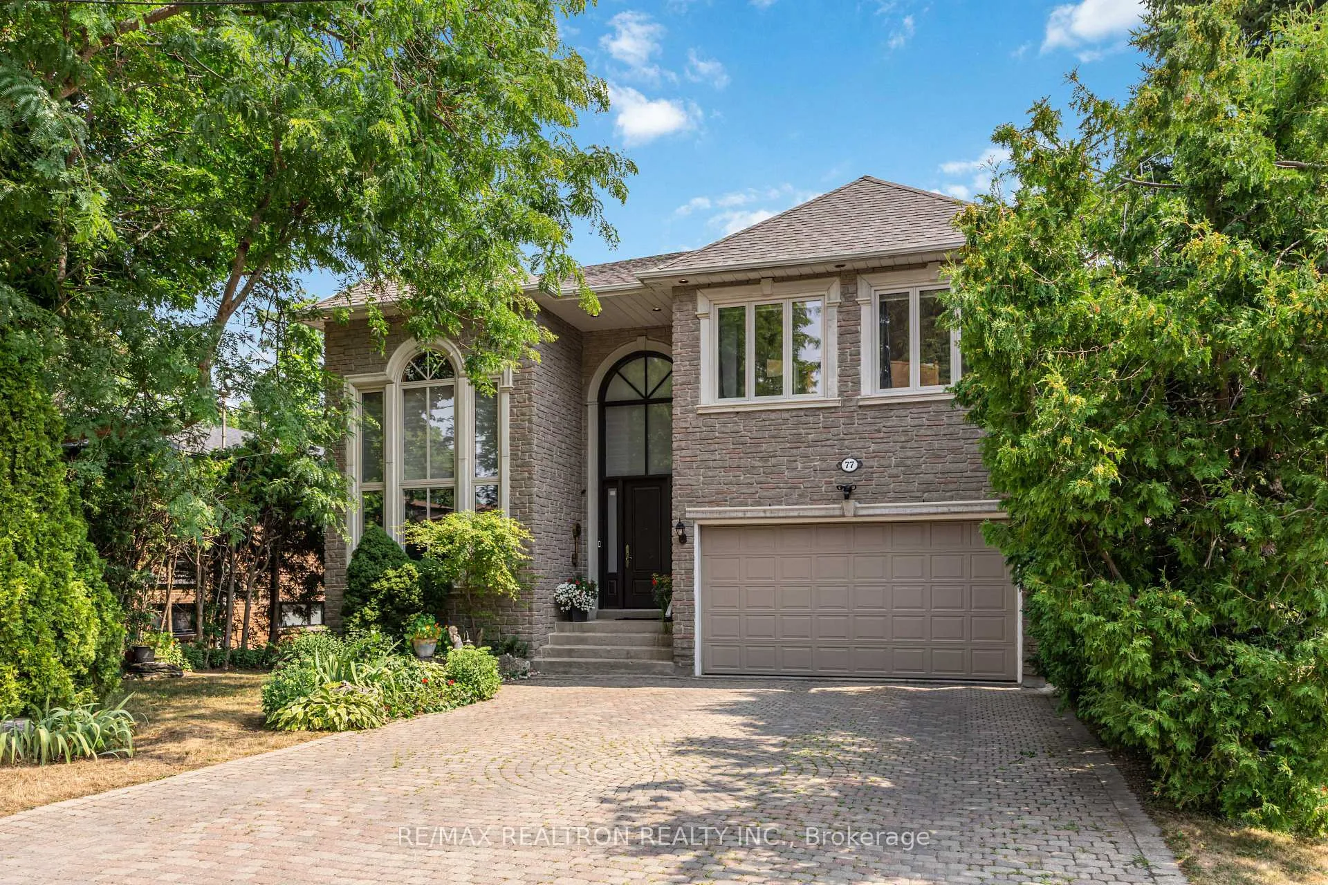 Photo 2 of 77 Sprucewood Drive, Markham, Thornhill — HOMEH