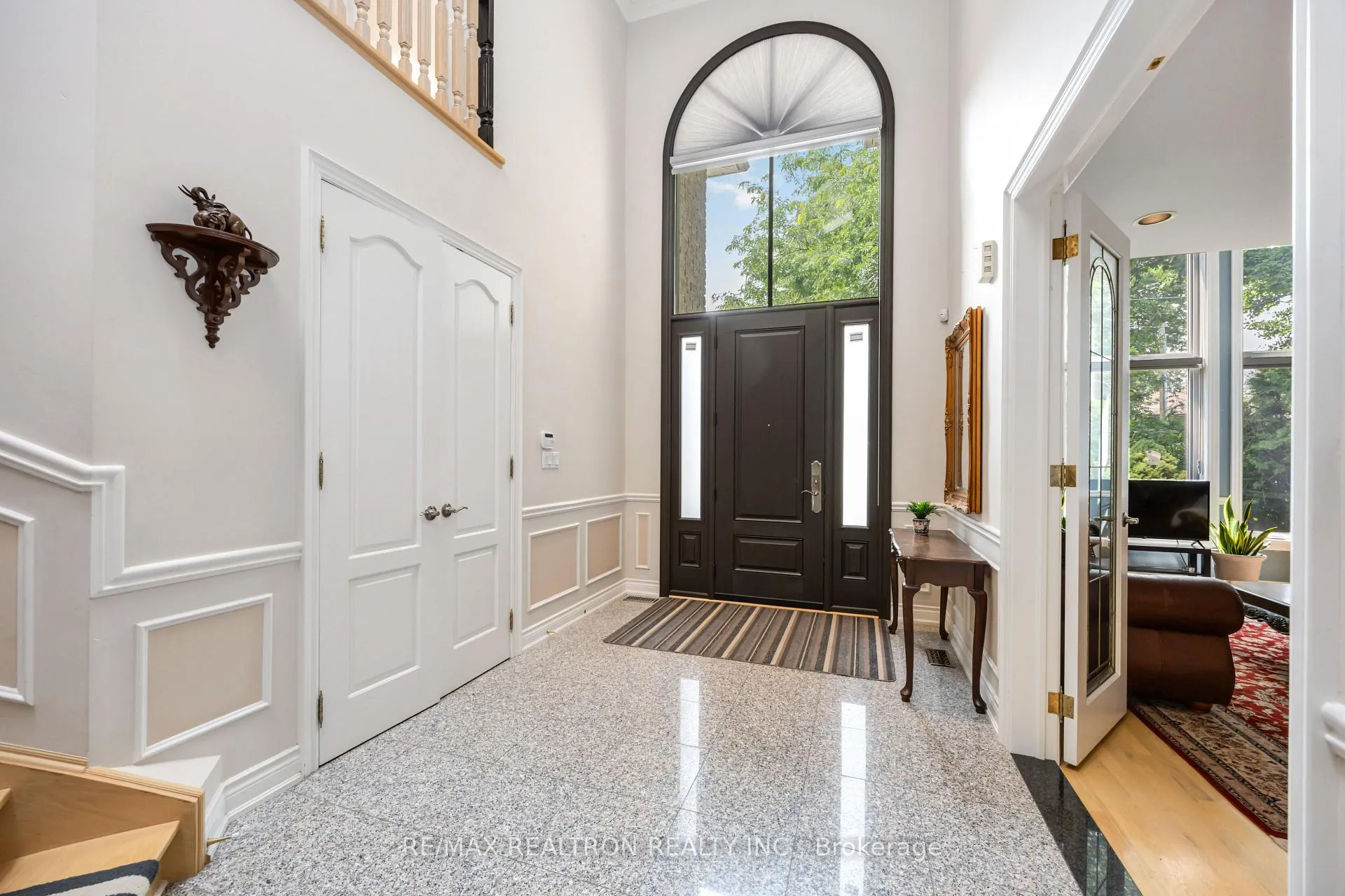 Photo 3 of 77 Sprucewood Drive, Markham, Thornhill — HOMEH