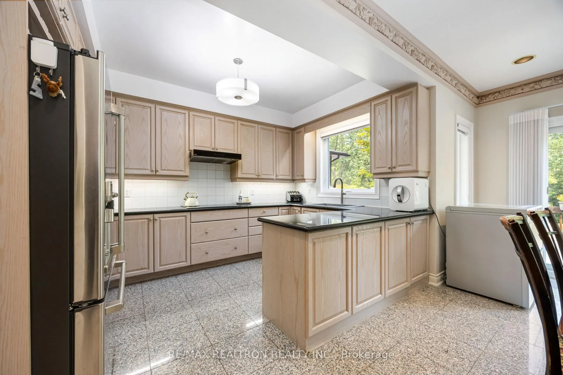 Photo 13 of 77 Sprucewood Drive, Markham, Thornhill — HOMEH
