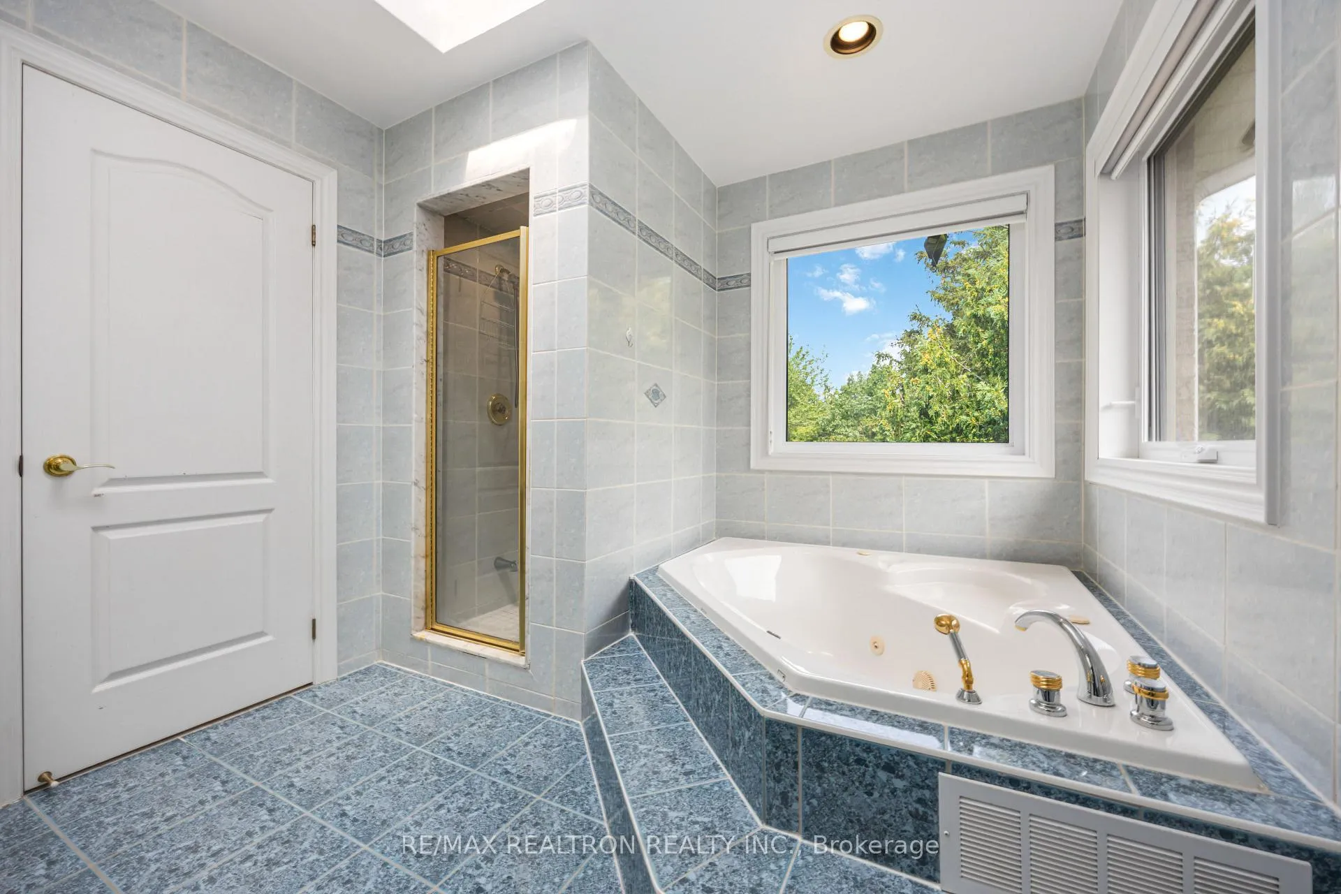 Photo 25 of 77 Sprucewood Drive, Markham, Thornhill — HOMEH