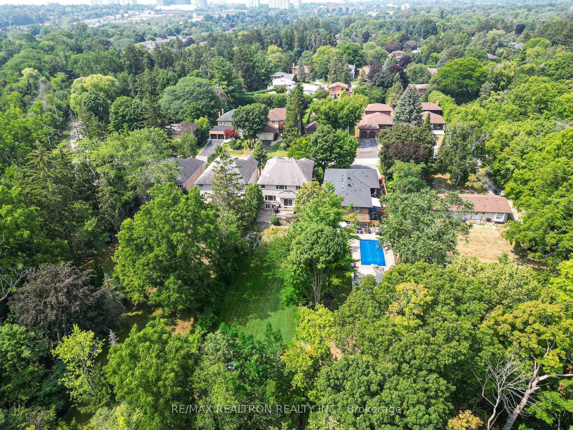 Photo 47 of 77 Sprucewood Drive, Markham, Thornhill — HOMEH