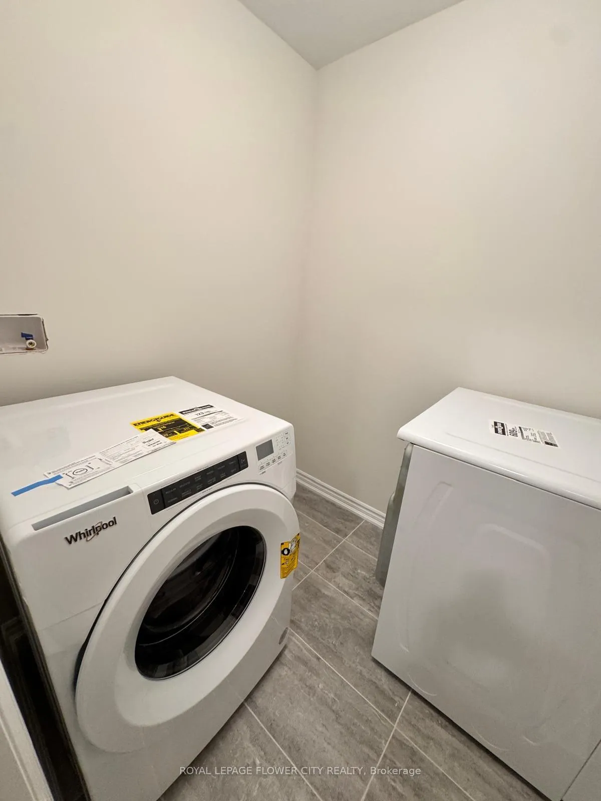 Photo 12 of Unit Main Floor, 13 Bannister Road, Barrie, Innis-Shore — HOMEH