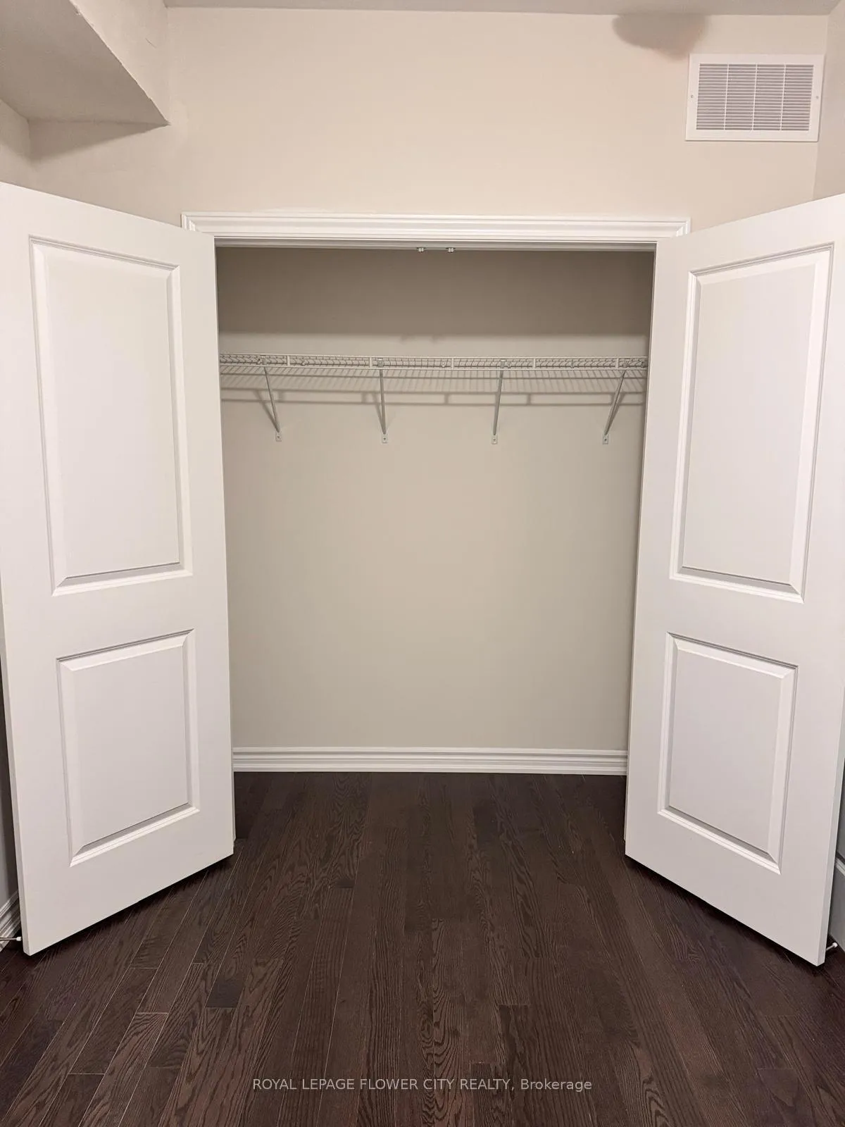 Photo 14 of Unit Main Floor, 13 Bannister Road, Barrie, Innis-Shore — HOMEH