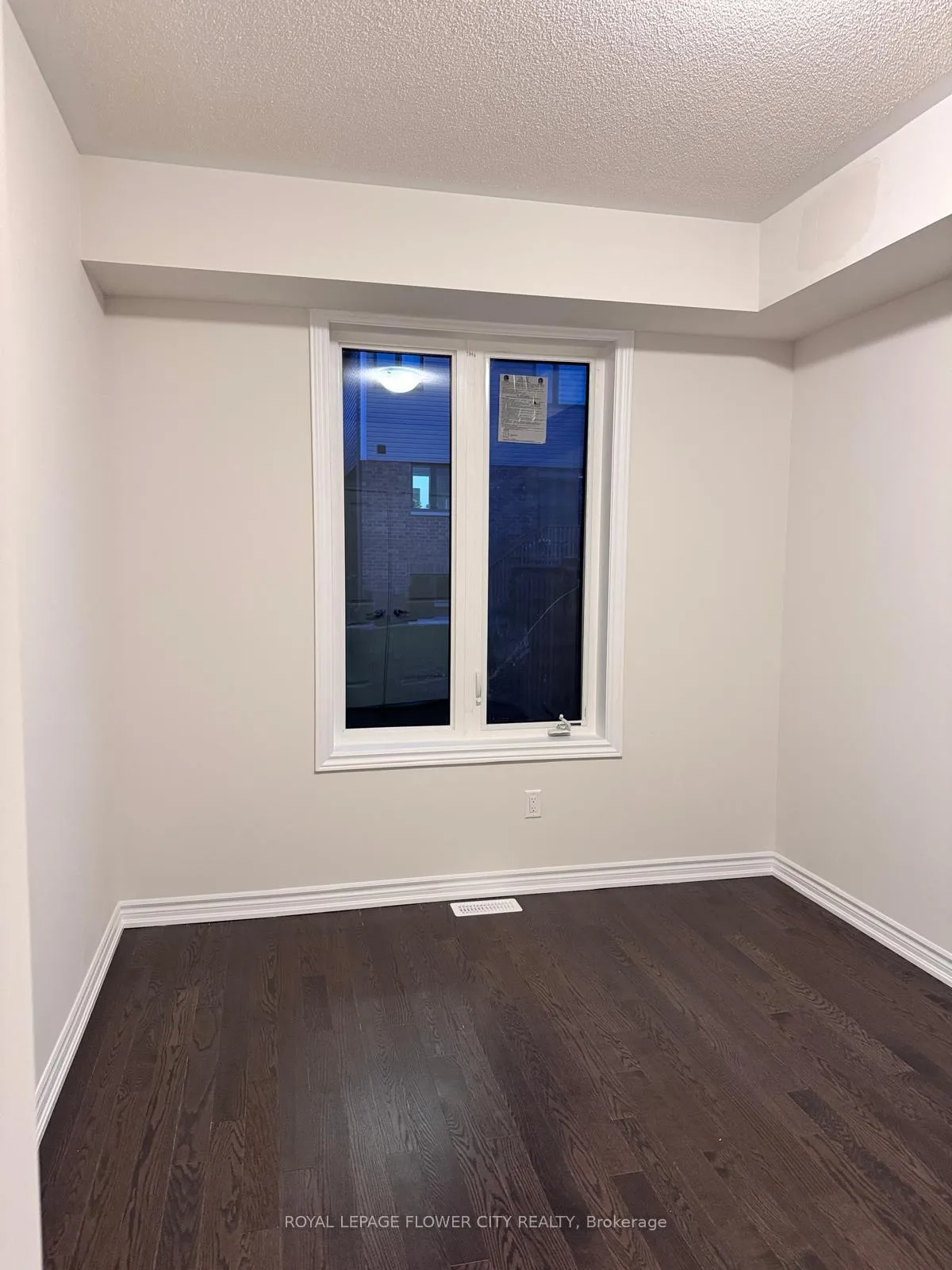 Photo 15 of Unit Main Floor, 13 Bannister Road, Barrie, Innis-Shore — HOMEH
