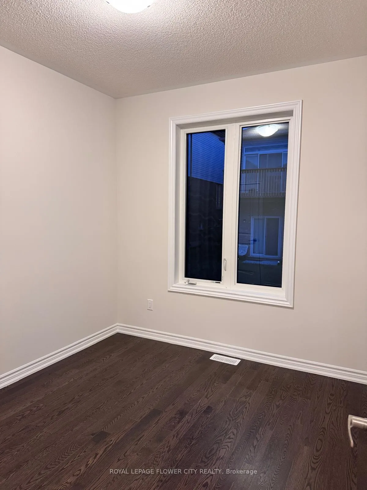 Photo 17 of Unit Main Floor, 13 Bannister Road, Barrie, Innis-Shore — HOMEH