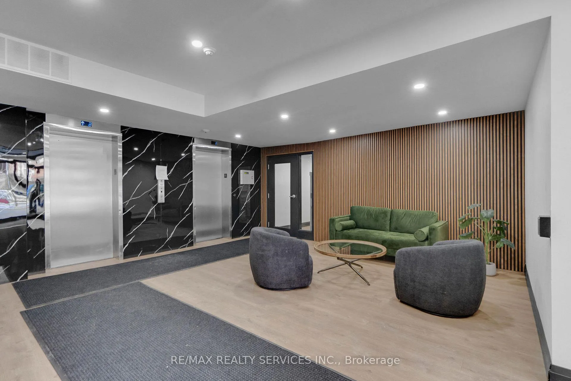 Photo 2 of Unit 210, 223 Jackson Street W, Hamilton, Durand — HOMEH