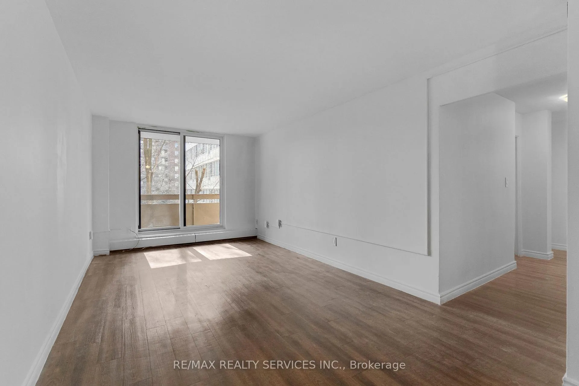 Photo 4 of Unit 210, 223 Jackson Street W, Hamilton, Durand — HOMEH