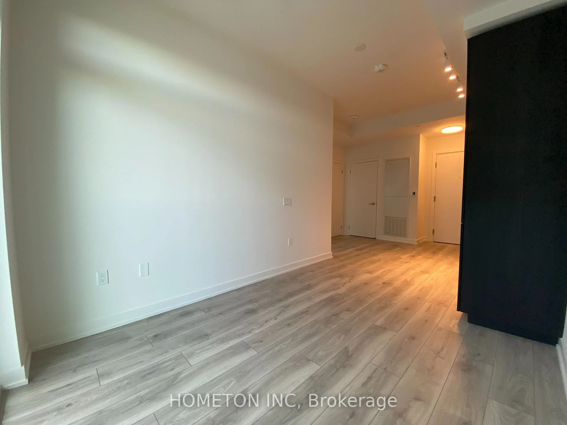 Photo 2 of Unit 2606S, 110 Broadway Avenue, Toronto, Mount Pleasant West — HOMEH