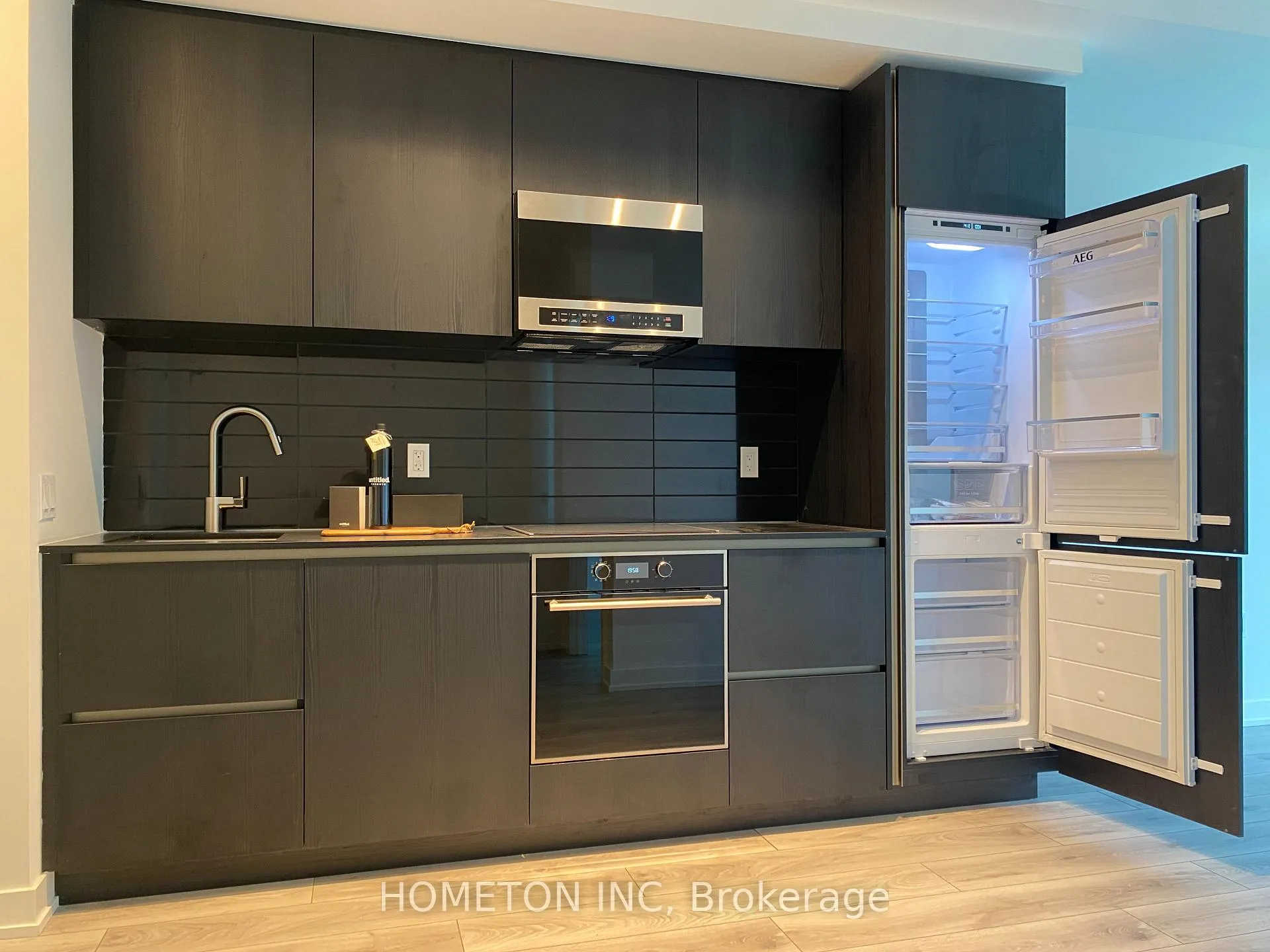Photo 5 of Unit 2606S, 110 Broadway Avenue, Toronto, Mount Pleasant West — HOMEH