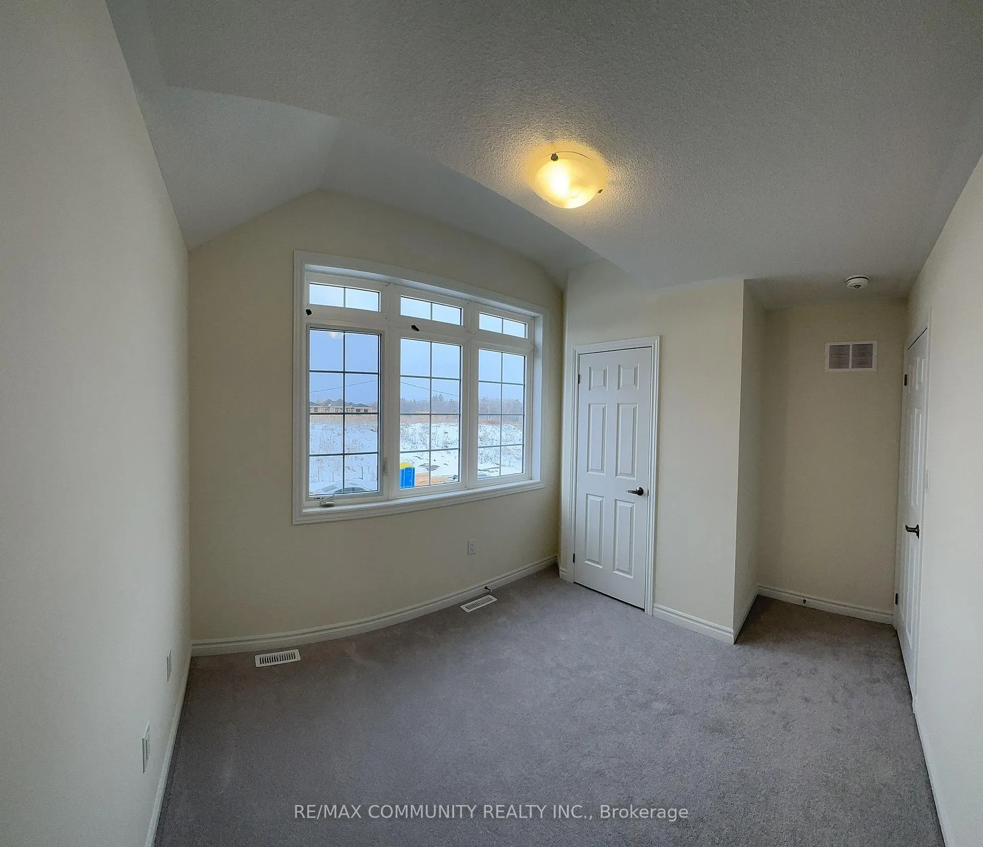 Photo 8 of 59 Mountainside Crescent, Whitby, Rolling Acres — HOMEH