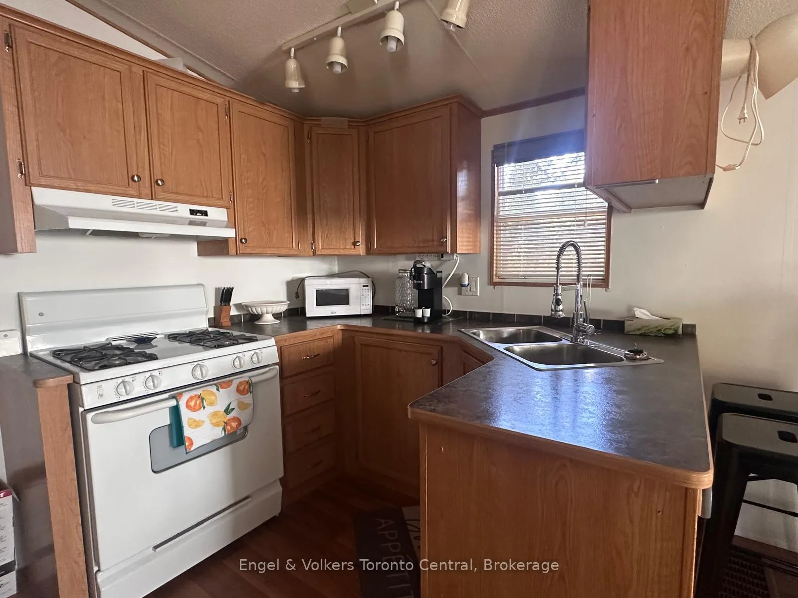 Photo 11 of Unit E7, 7489 Sideroad 5 E, Wellington North, Rural Wellington North — HOMEH