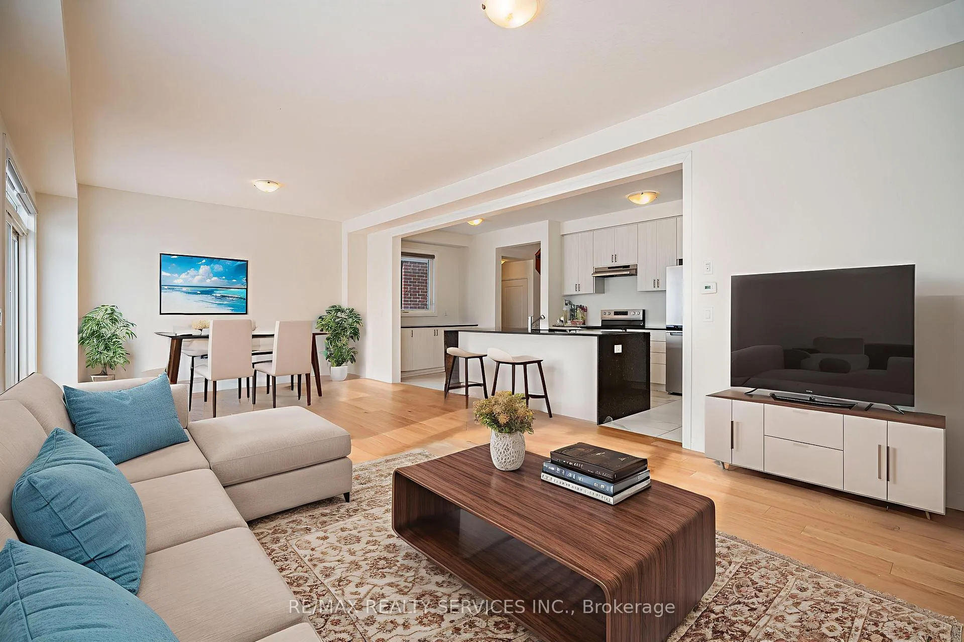 Photo 5 of 189 Leslie Davis Street, North Dumfries — HOMEH