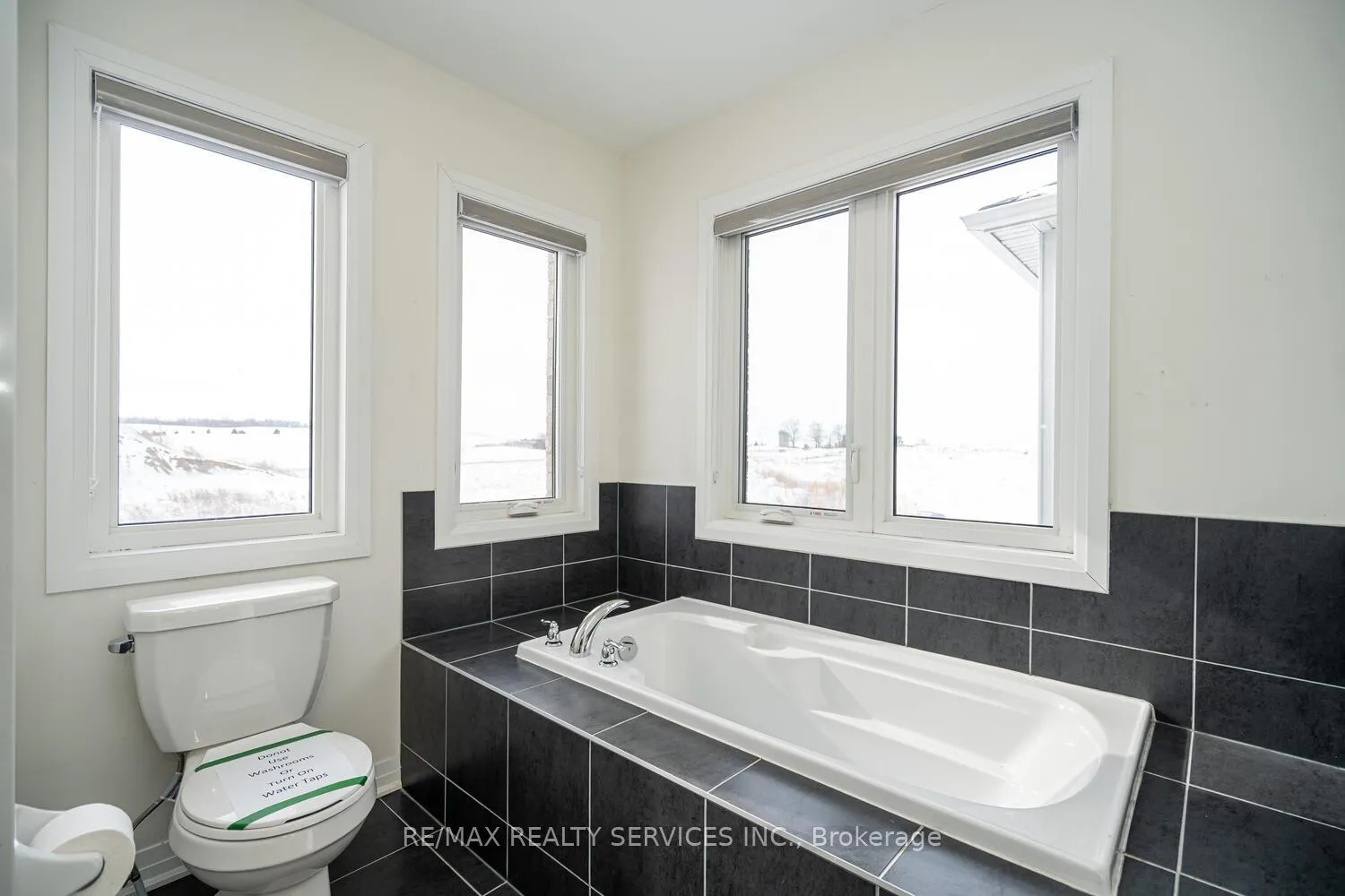 Photo 11 of 189 Leslie Davis Street, North Dumfries — HOMEH