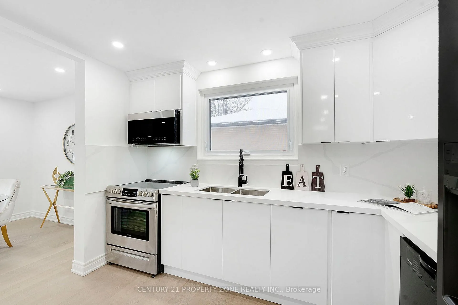 Photo 12 of Unit UPPER, 77 Belmont Drive, Brampton, Avondale — HOMEH