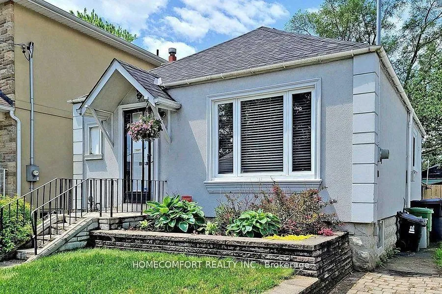 Front of 108 Cadorna Avenue
