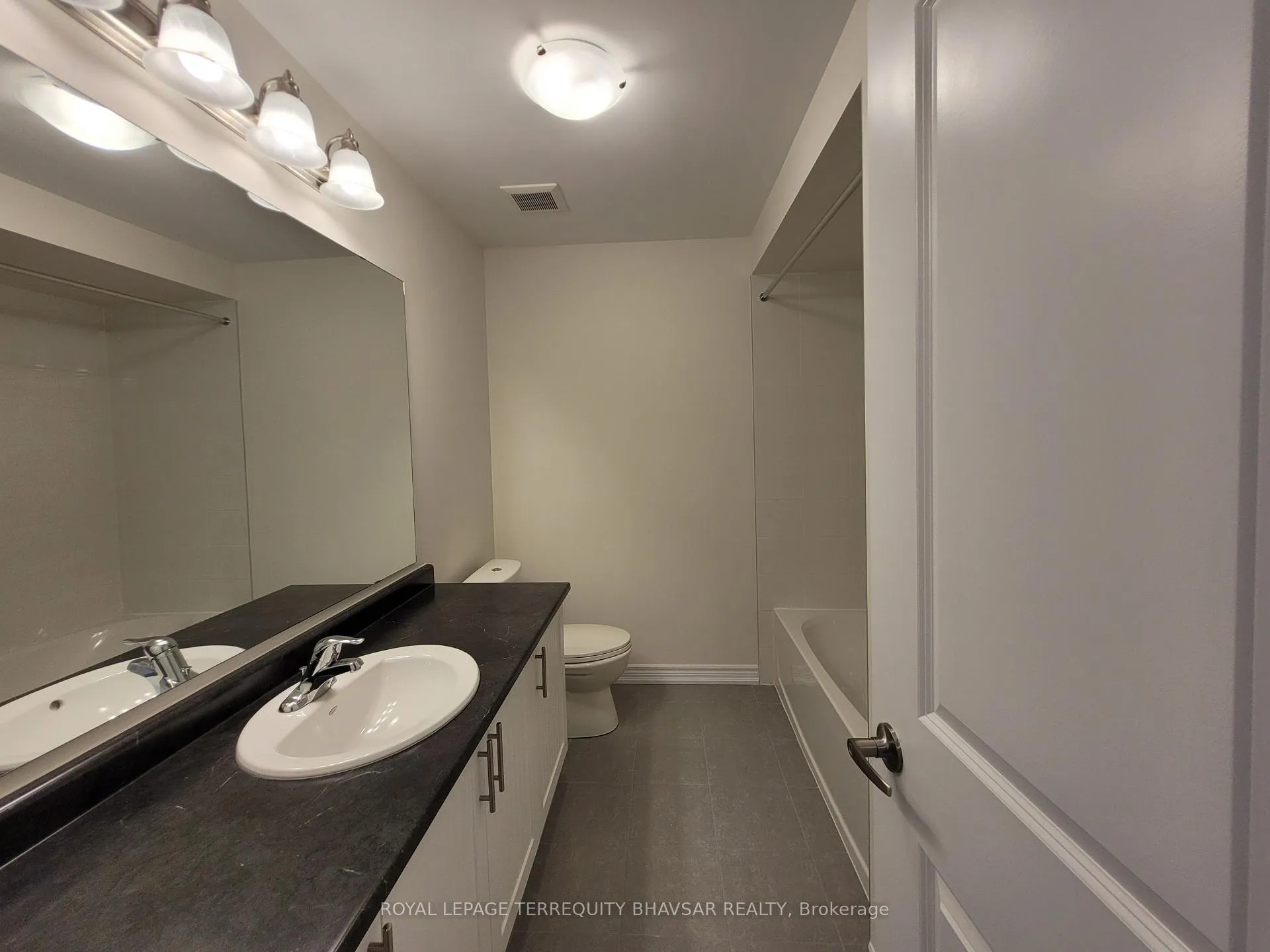 Photo 31 of 224 Broadacre Drive, Kitchener — HOMEH