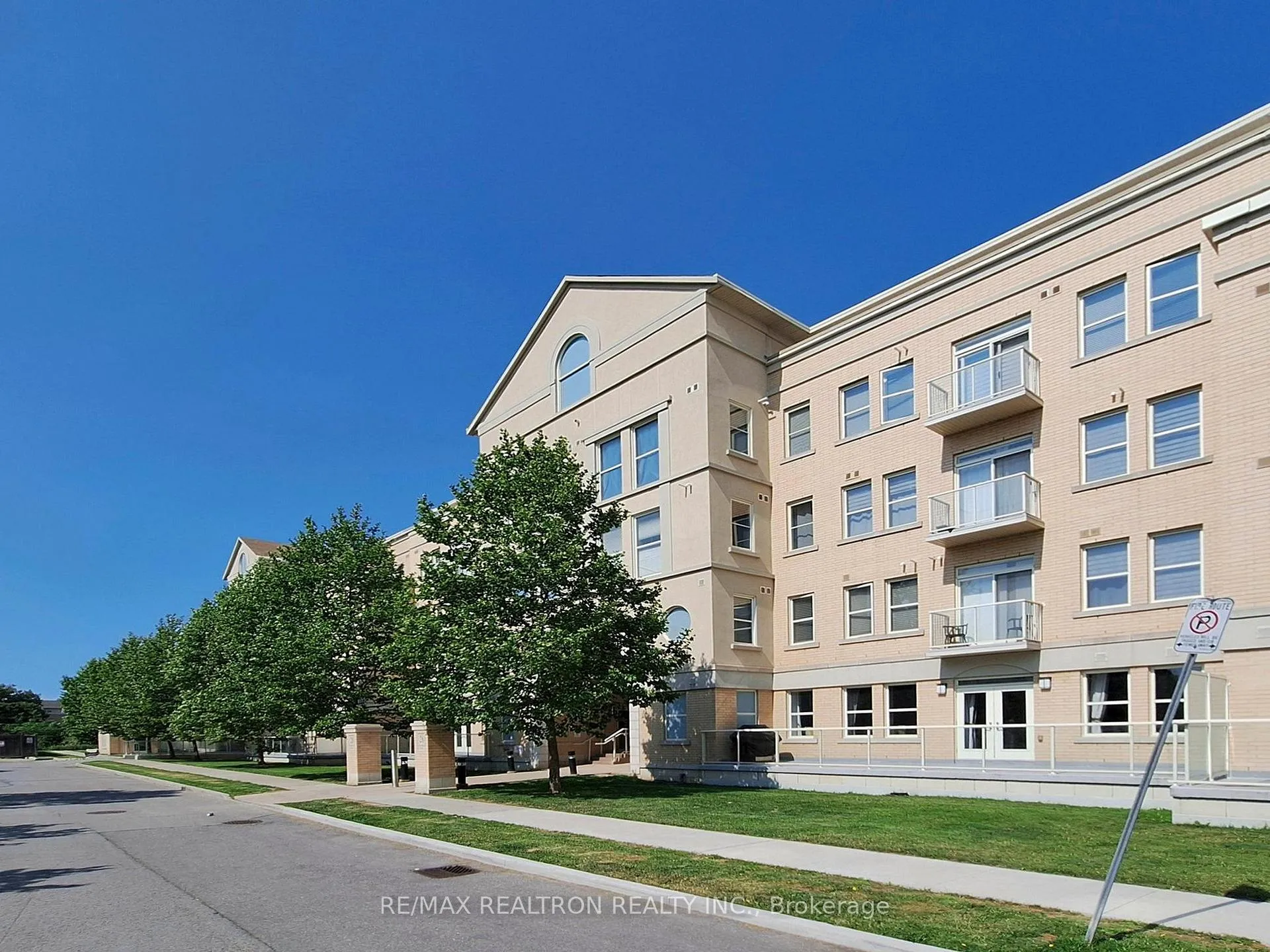 Photo 39 of Unit 126, 28 Prince Regent Street, Markham, Cathedraltown — HOMEH