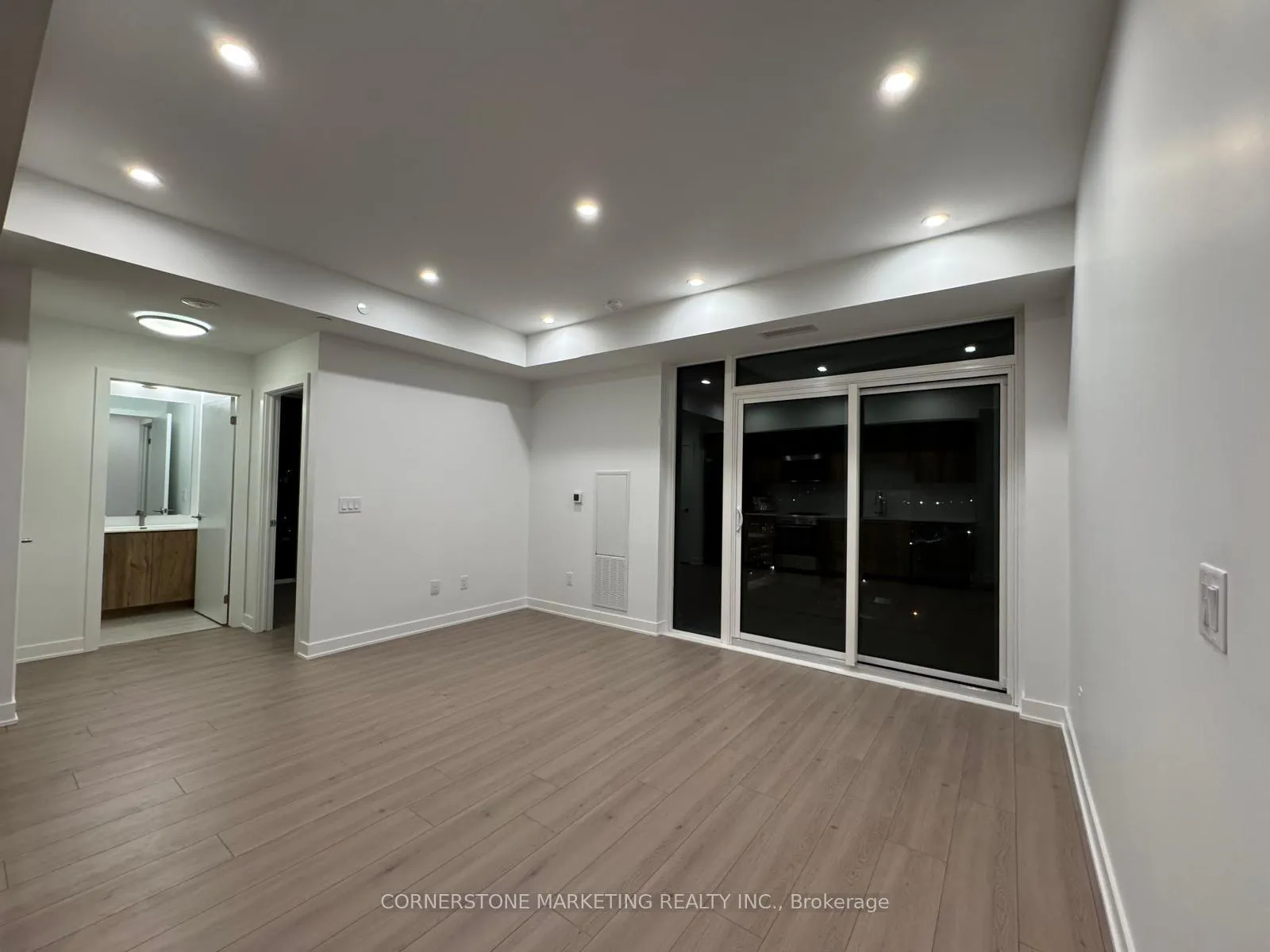 Front of Unit 703, 25 Wellington Street S