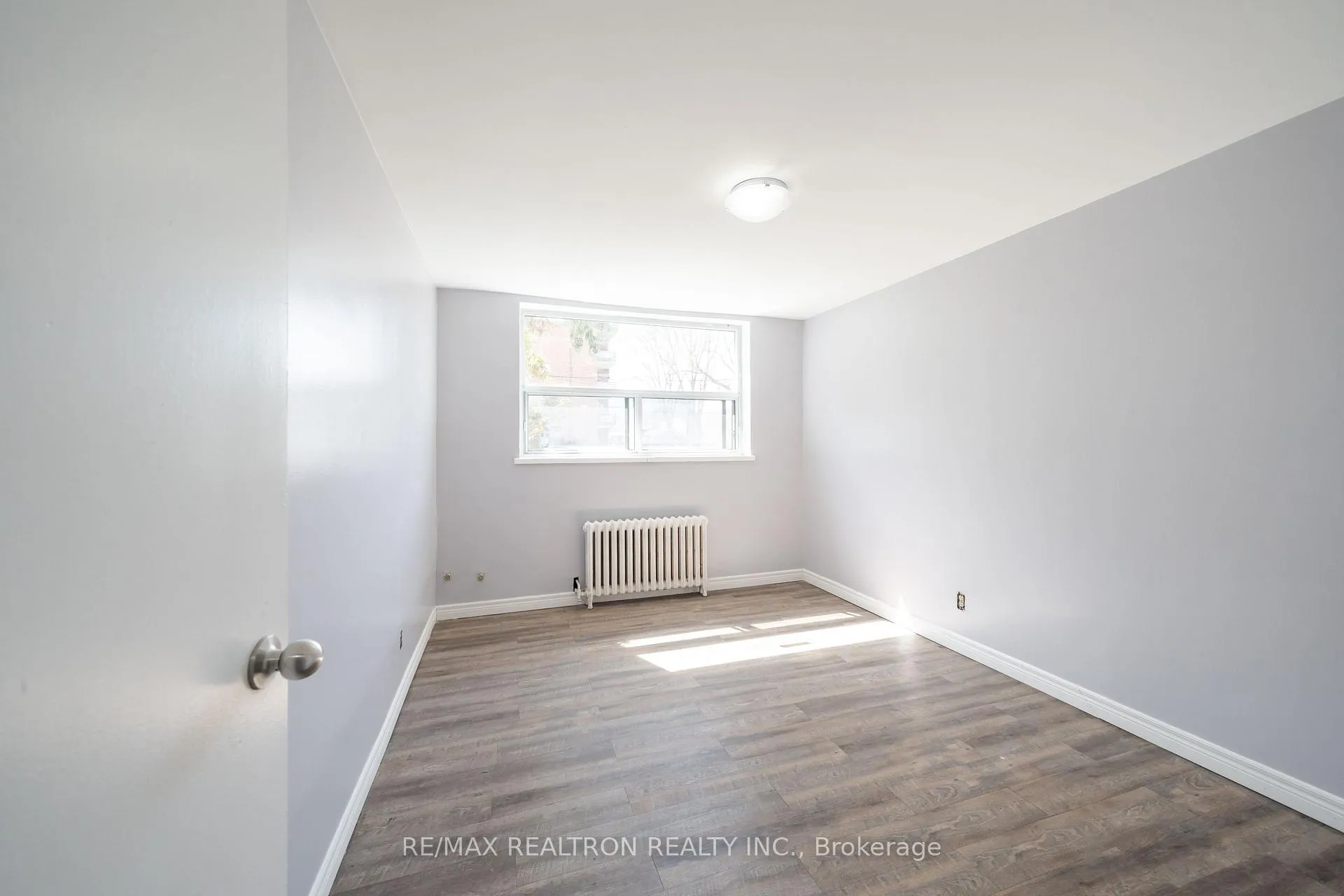 Photo 5 of Unit 6, 799 Robinson Street E, Burlington, Brant — HOMEH