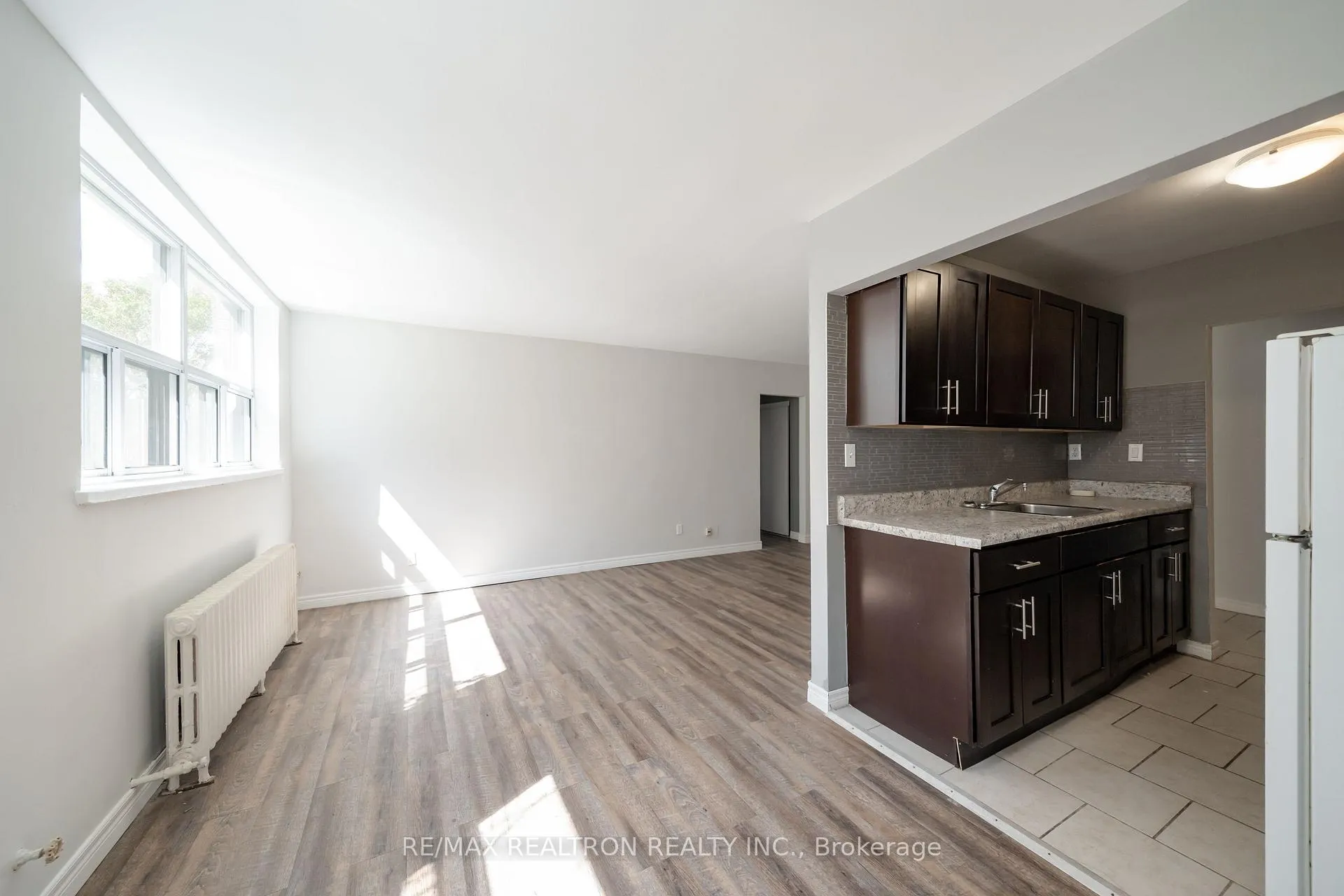 Photo 9 of Unit 6, 799 Robinson Street E, Burlington, Brant — HOMEH