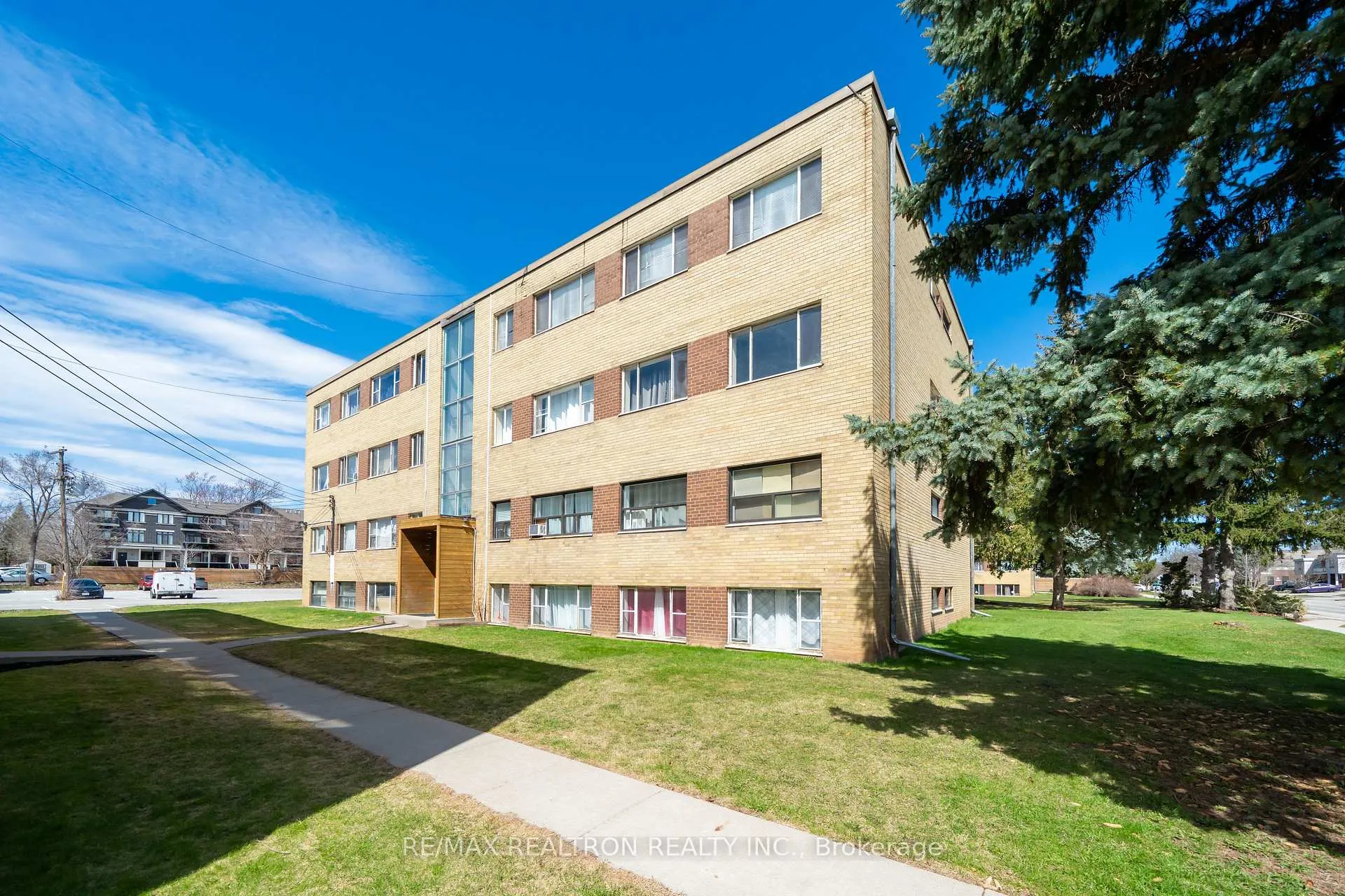 Photo 12 of Unit 6, 799 Robinson Street E, Burlington, Brant — HOMEH