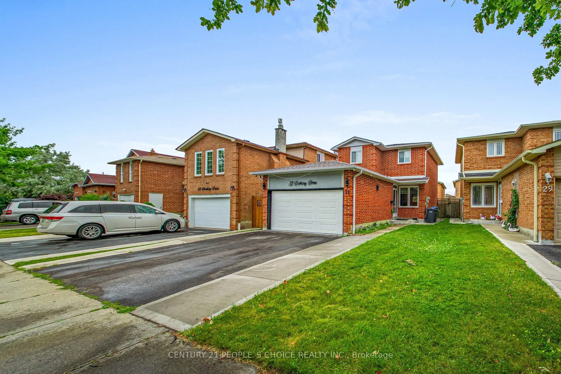 Photo 3 of 31 Dorking Drive, Brampton, Heart Lake West — HOMEH