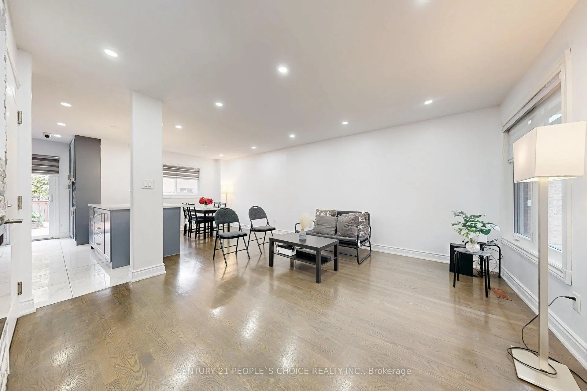 Photo 7 of 31 Dorking Drive, Brampton, Heart Lake West — HOMEH