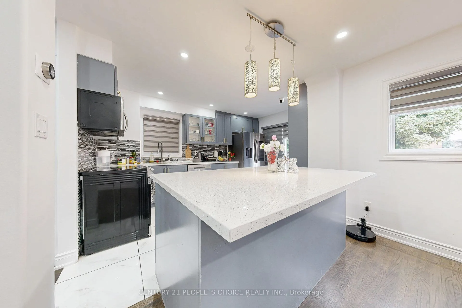Photo 13 of 31 Dorking Drive, Brampton, Heart Lake West — HOMEH