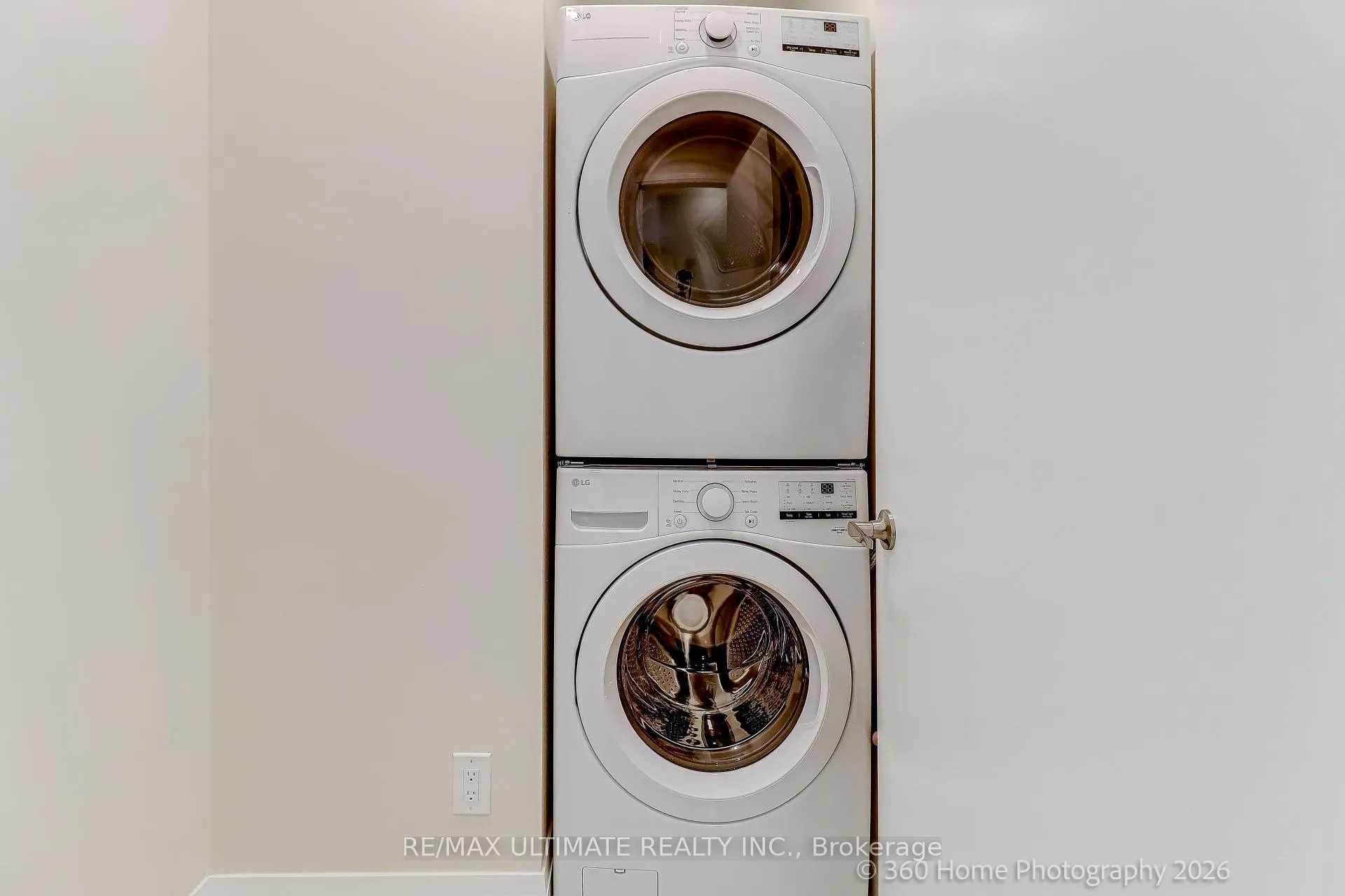 Photo 7 of 53 Virginia Avenue, Toronto, East York — HOMEH
