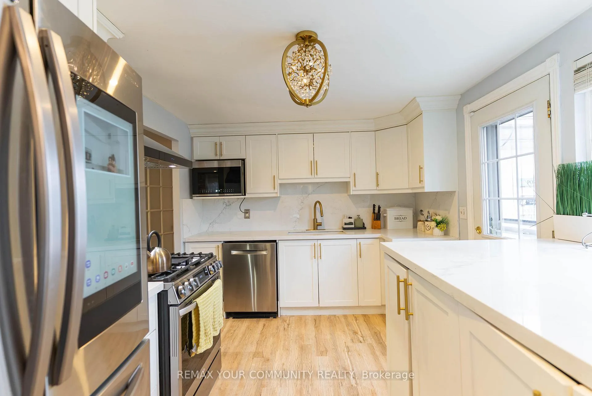 Photo 7 of Unit Main, 692 Down Crescent, Oshawa, Donevan — HOMEH