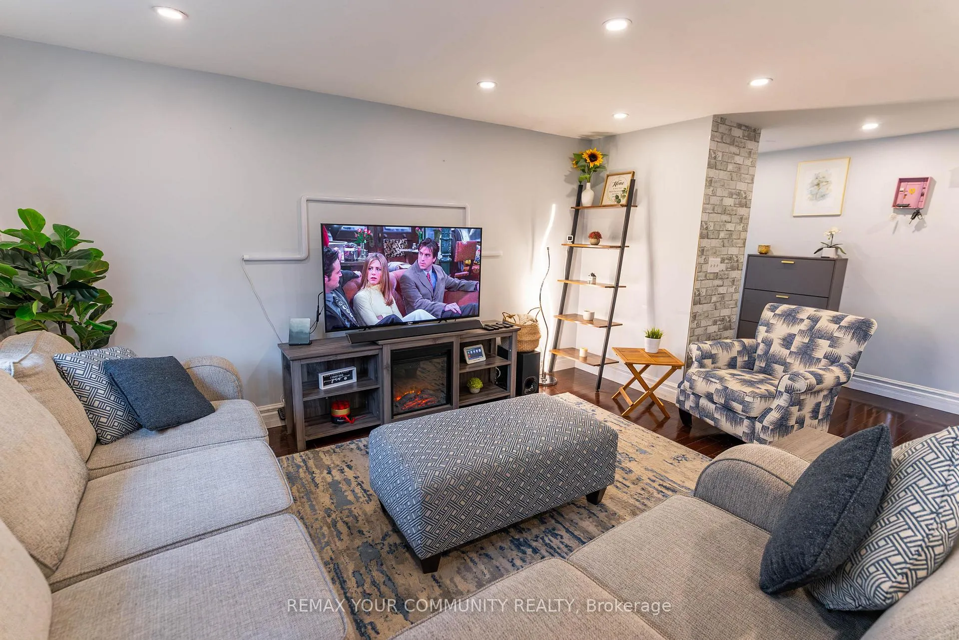 Photo 9 of Unit Main, 692 Down Crescent, Oshawa, Donevan — HOMEH