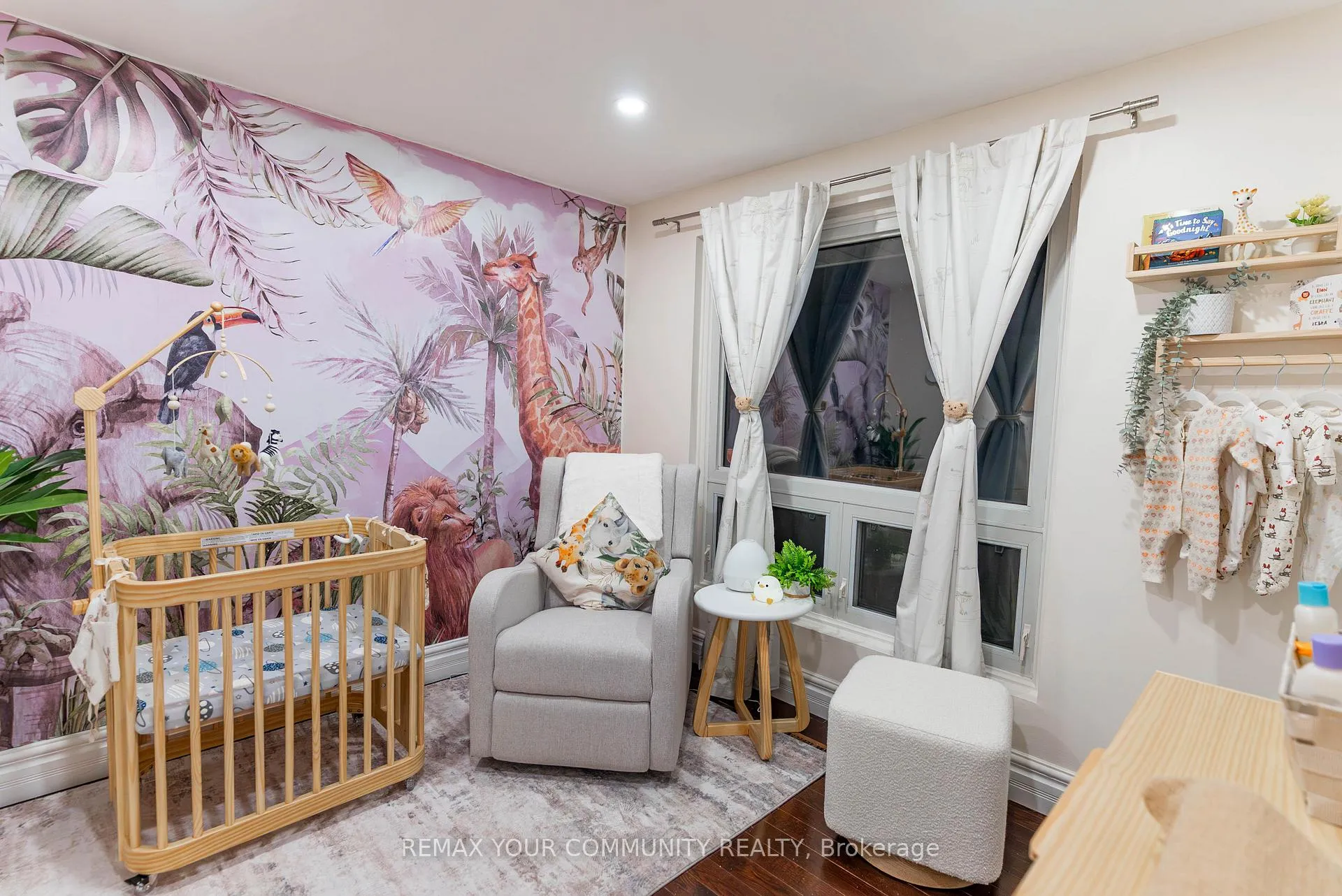 Photo 15 of Unit Main, 692 Down Crescent, Oshawa, Donevan — HOMEH