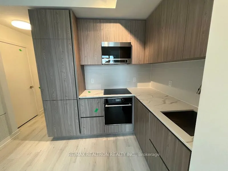 Photo 4 of 110 Broadway Avenue, Toronto, Mount Pleasant West — HOMEH
