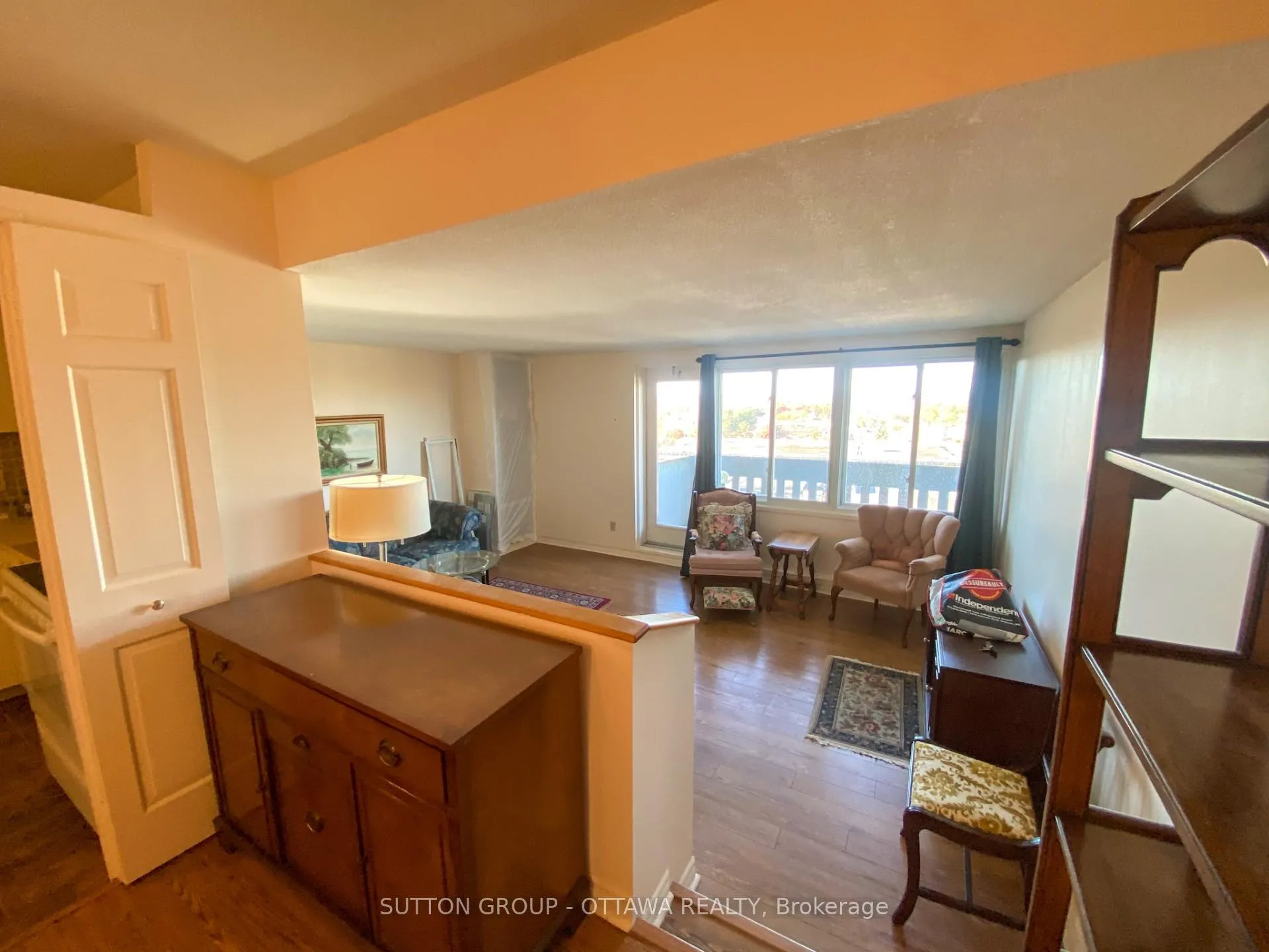 Photo 5 of Unit 603, 1599 Lassiter Terrace, Ottawa, Beaconwood — HOMEH