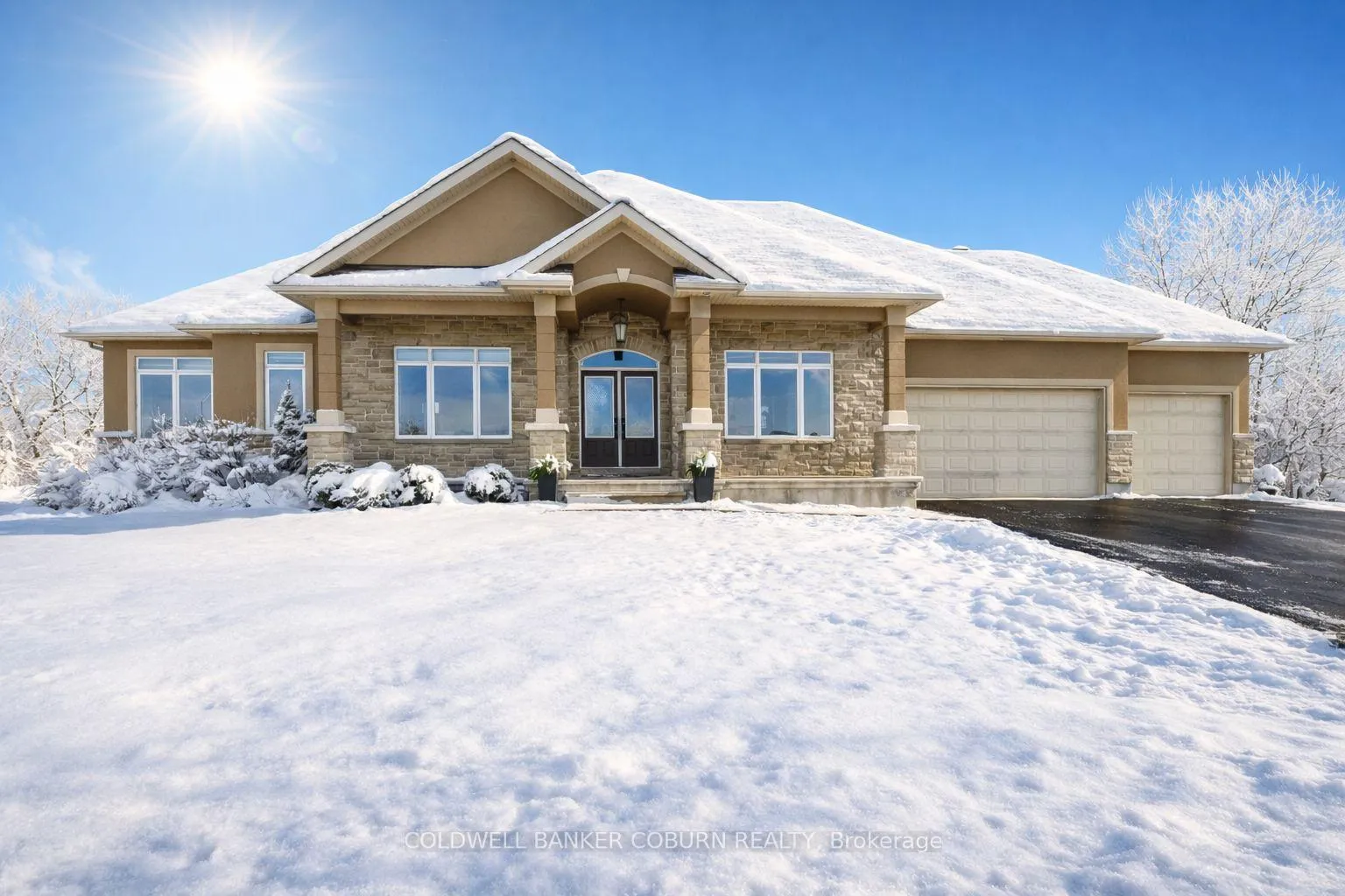 Front of 270 West Lake Circle