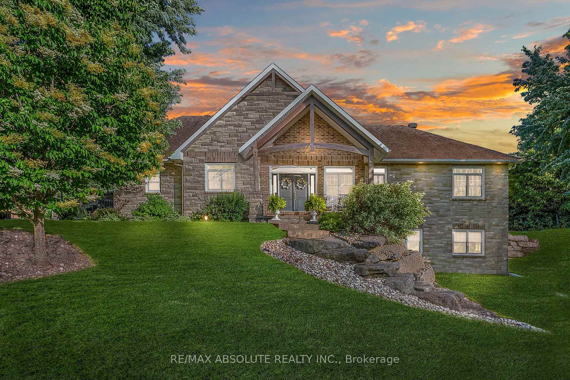 Photo 2 of 37 Fairhaven Place, McNab/Braeside, Mcnab/Braeside Twps — HOMEH
