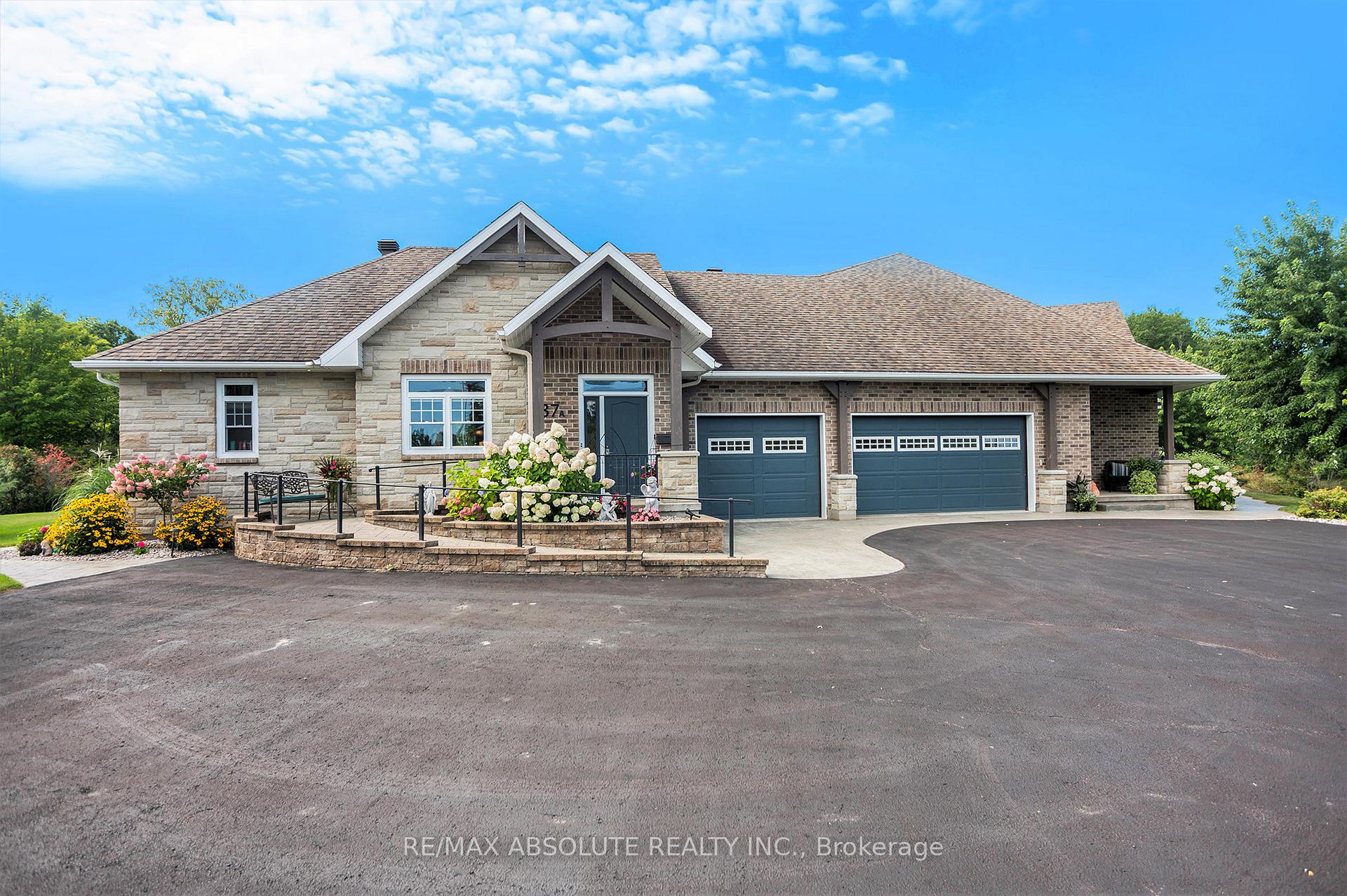 Photo 3 of 37 Fairhaven Place, McNab/Braeside, Mcnab/Braeside Twps — HOMEH