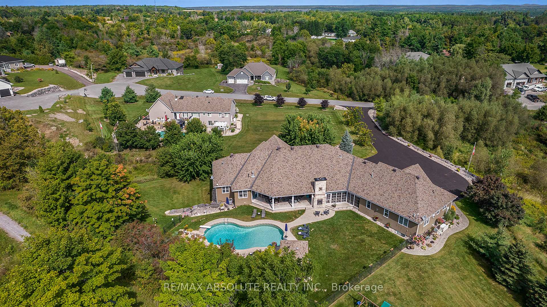 Photo 4 of 37 Fairhaven Place, McNab/Braeside, Mcnab/Braeside Twps — HOMEH