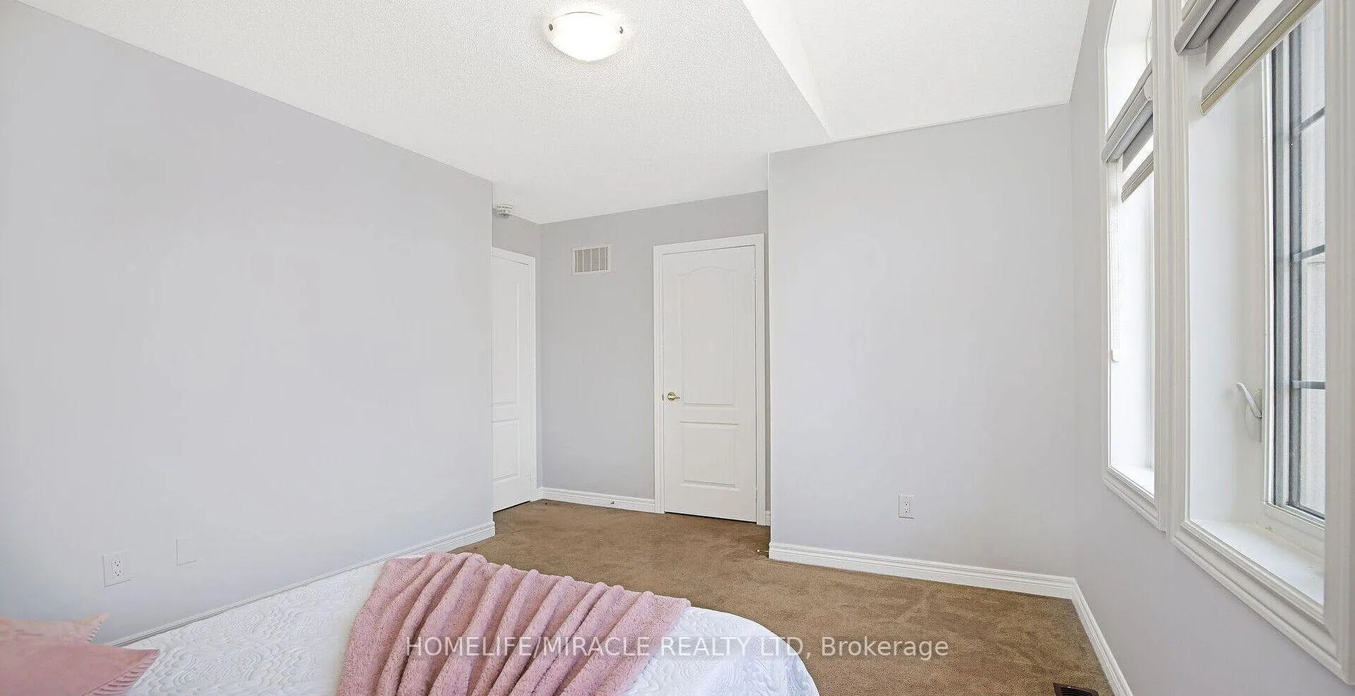 Photo 19 of 58 Masken Circle, Brampton, Northwest Brampton — HOMEH