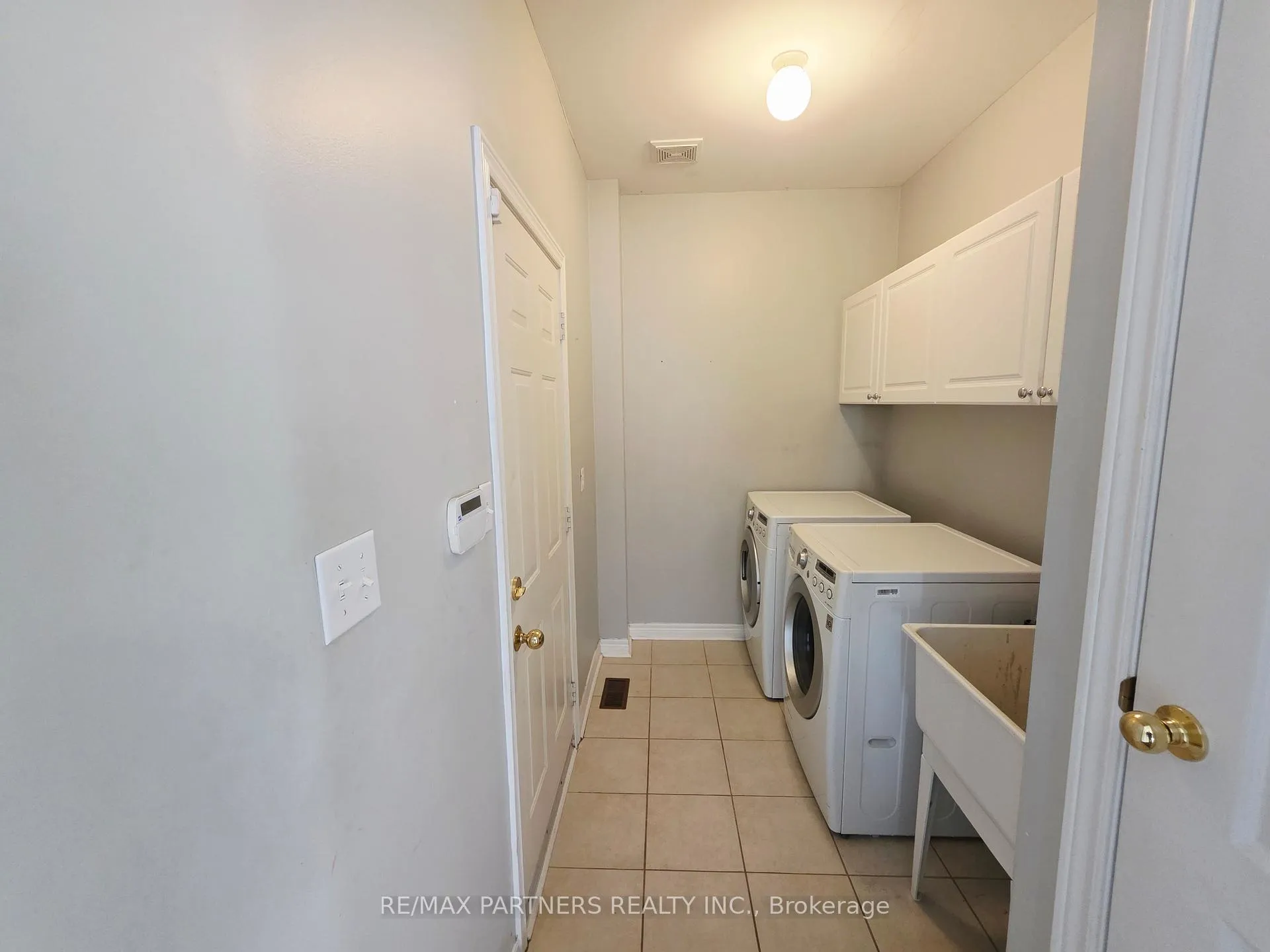 Photo 6 of 126 Collis Drive, Aurora, Bayview Northeast — HOMEH