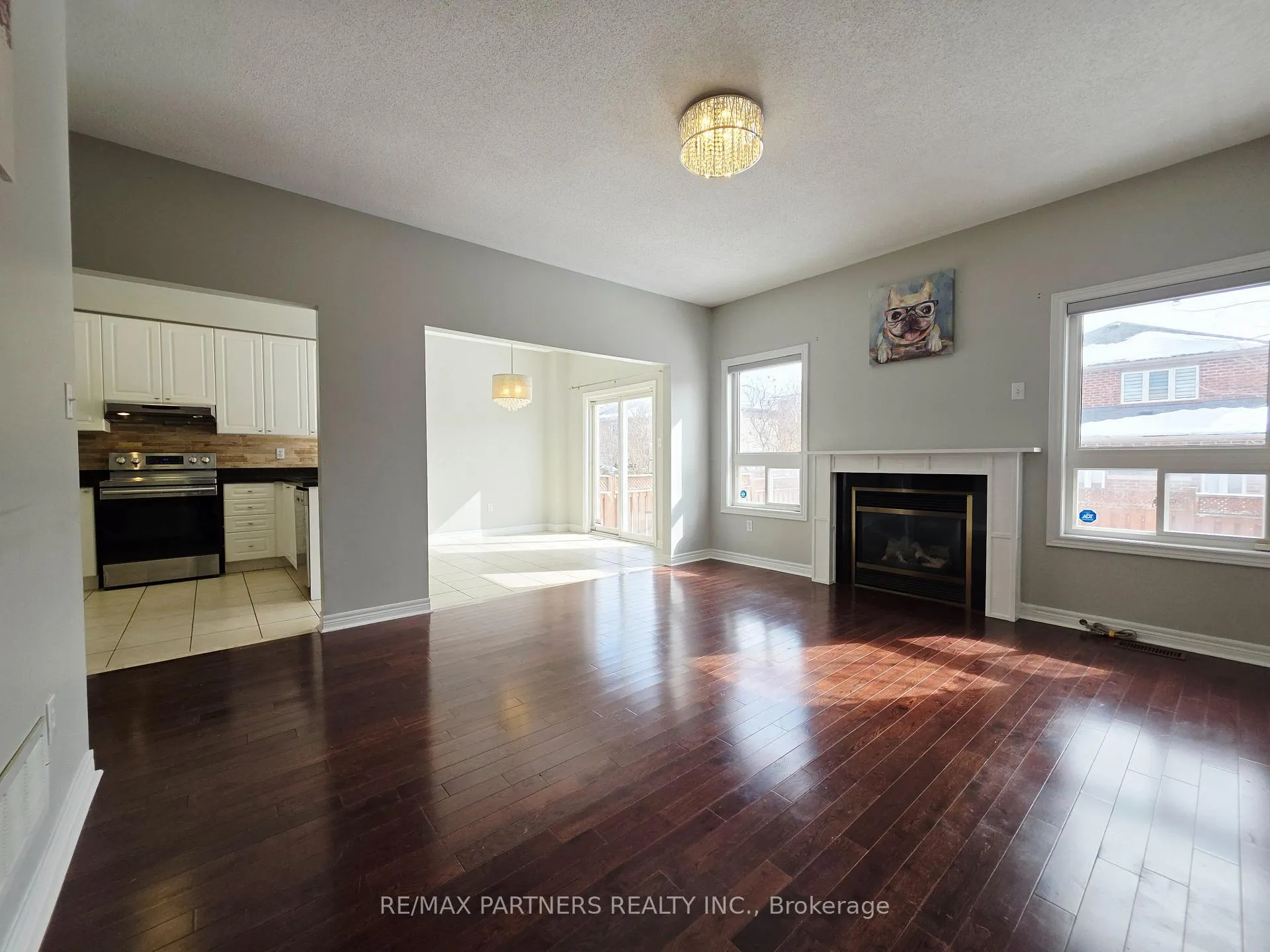 Photo 8 of 126 Collis Drive, Aurora, Bayview Northeast — HOMEH