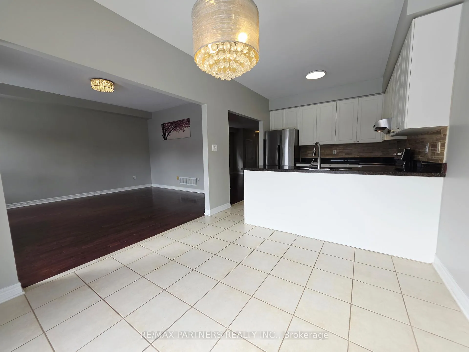 Photo 12 of 126 Collis Drive, Aurora, Bayview Northeast — HOMEH