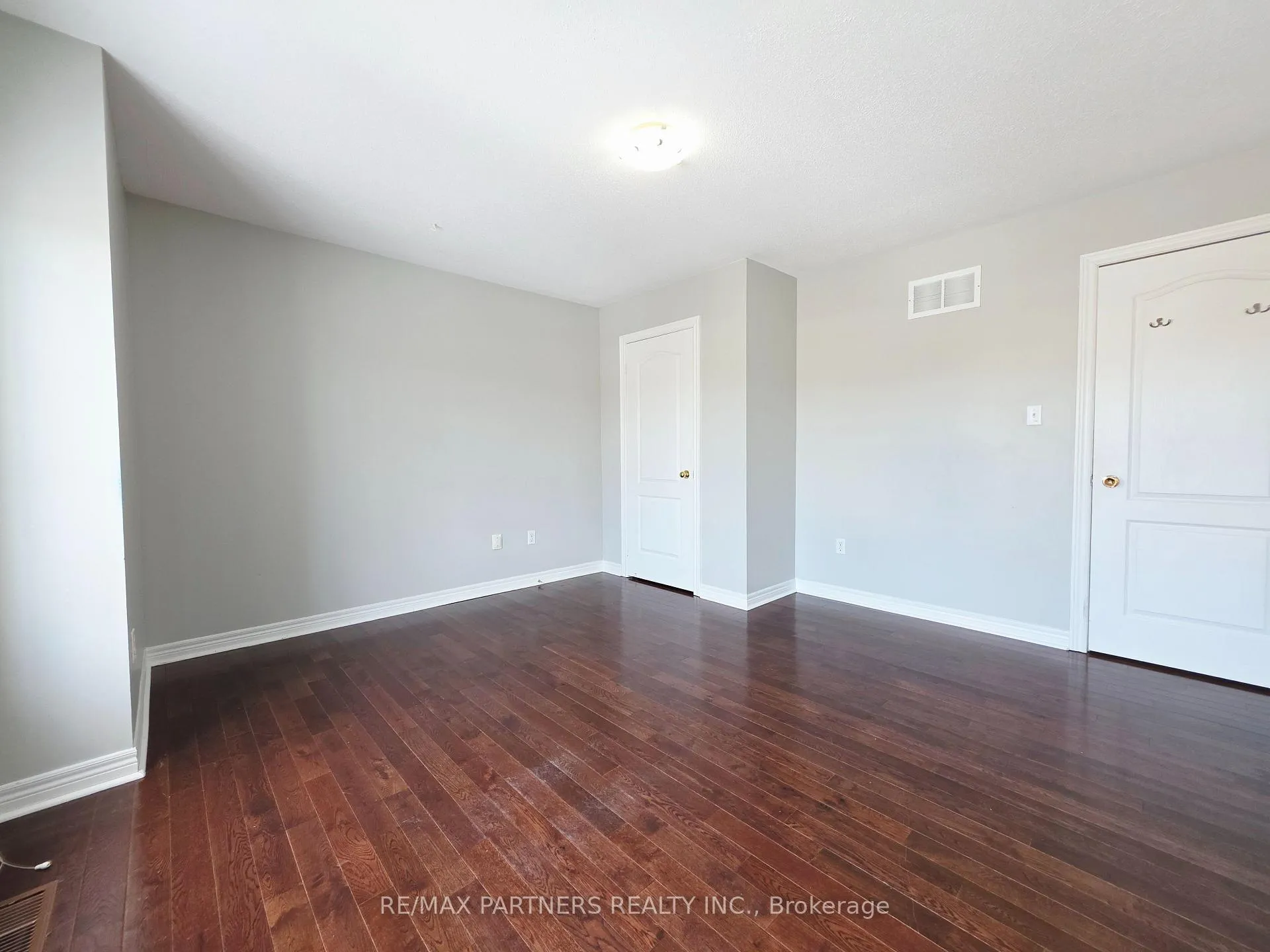 Photo 35 of 126 Collis Drive, Aurora, Bayview Northeast — HOMEH
