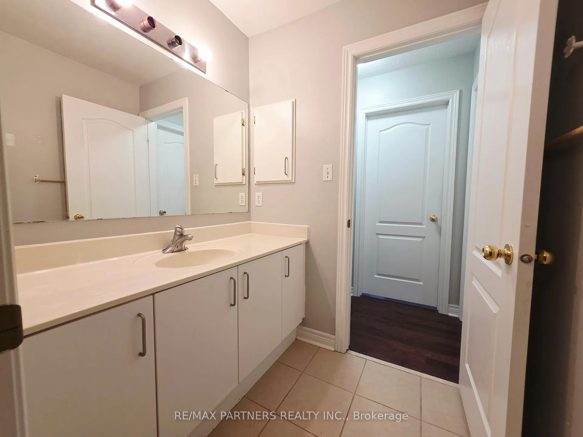 Photo 39 of 126 Collis Drive, Aurora, Bayview Northeast — HOMEH