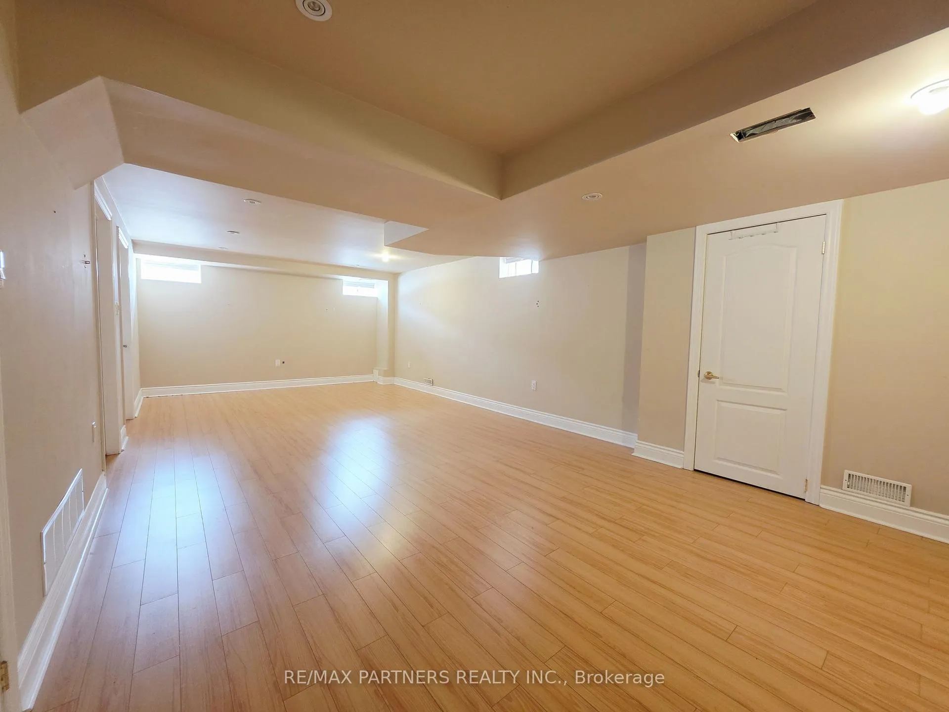Photo 40 of 126 Collis Drive, Aurora, Bayview Northeast — HOMEH