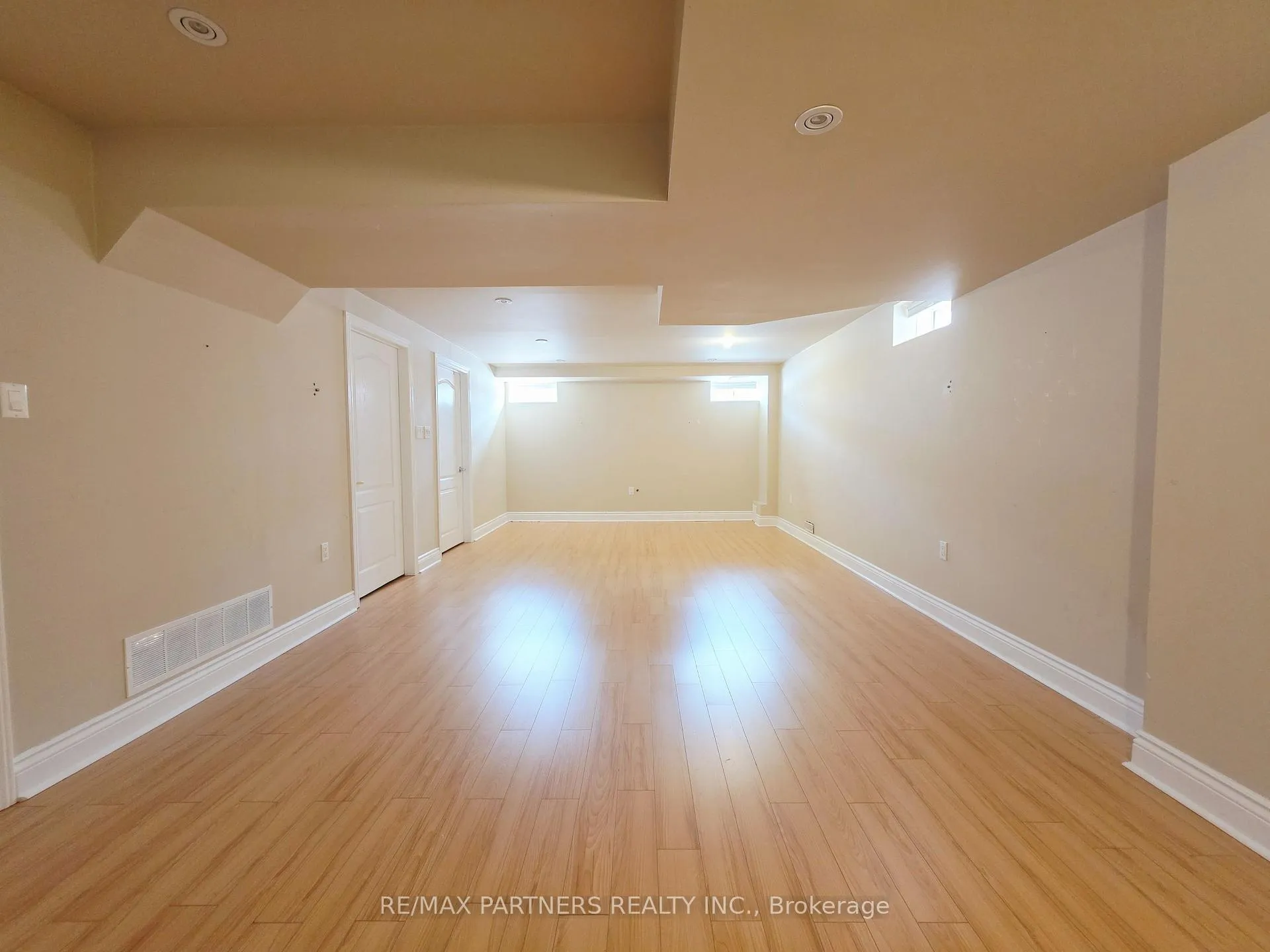 Photo 41 of 126 Collis Drive, Aurora, Bayview Northeast — HOMEH