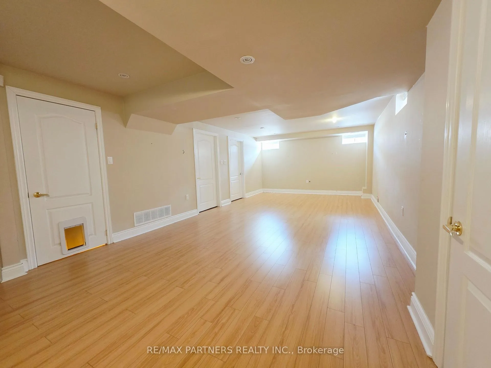 Photo 42 of 126 Collis Drive, Aurora, Bayview Northeast — HOMEH